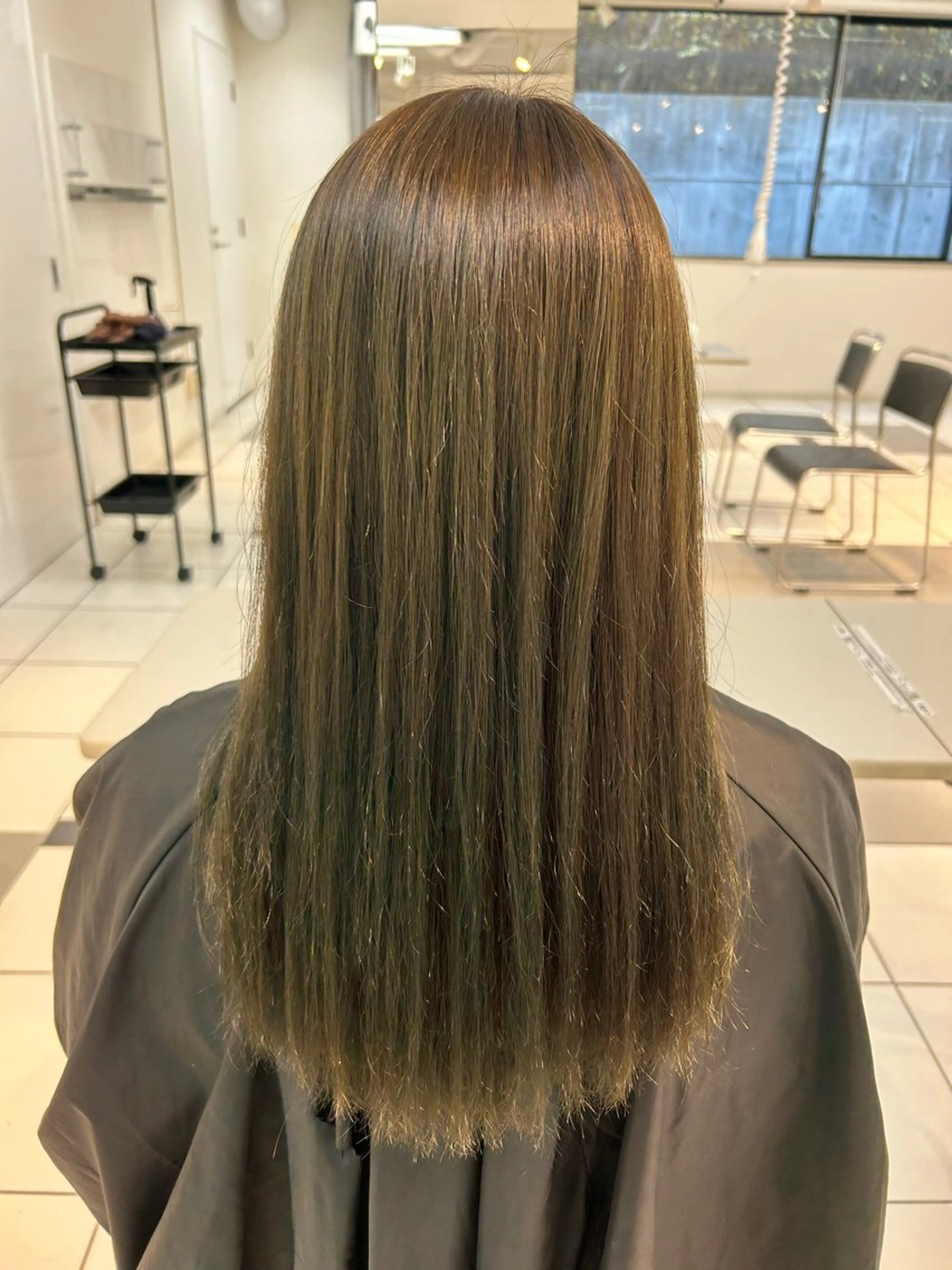 セミロング カラー オリーブカラー 💖カット無料💖 まな🫧のヘアスタイル