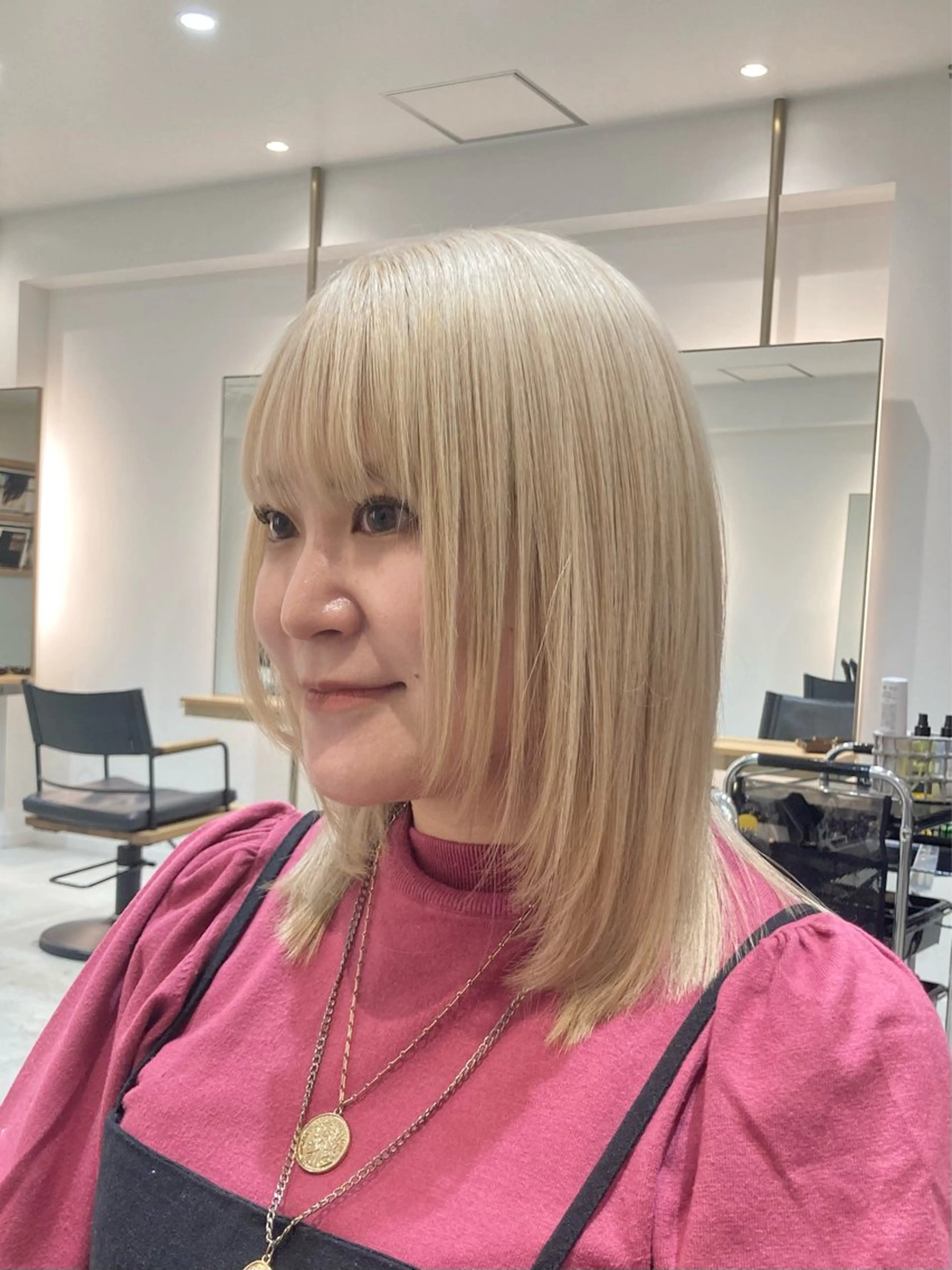 ミディアム 中山 優里のヘアスタイル