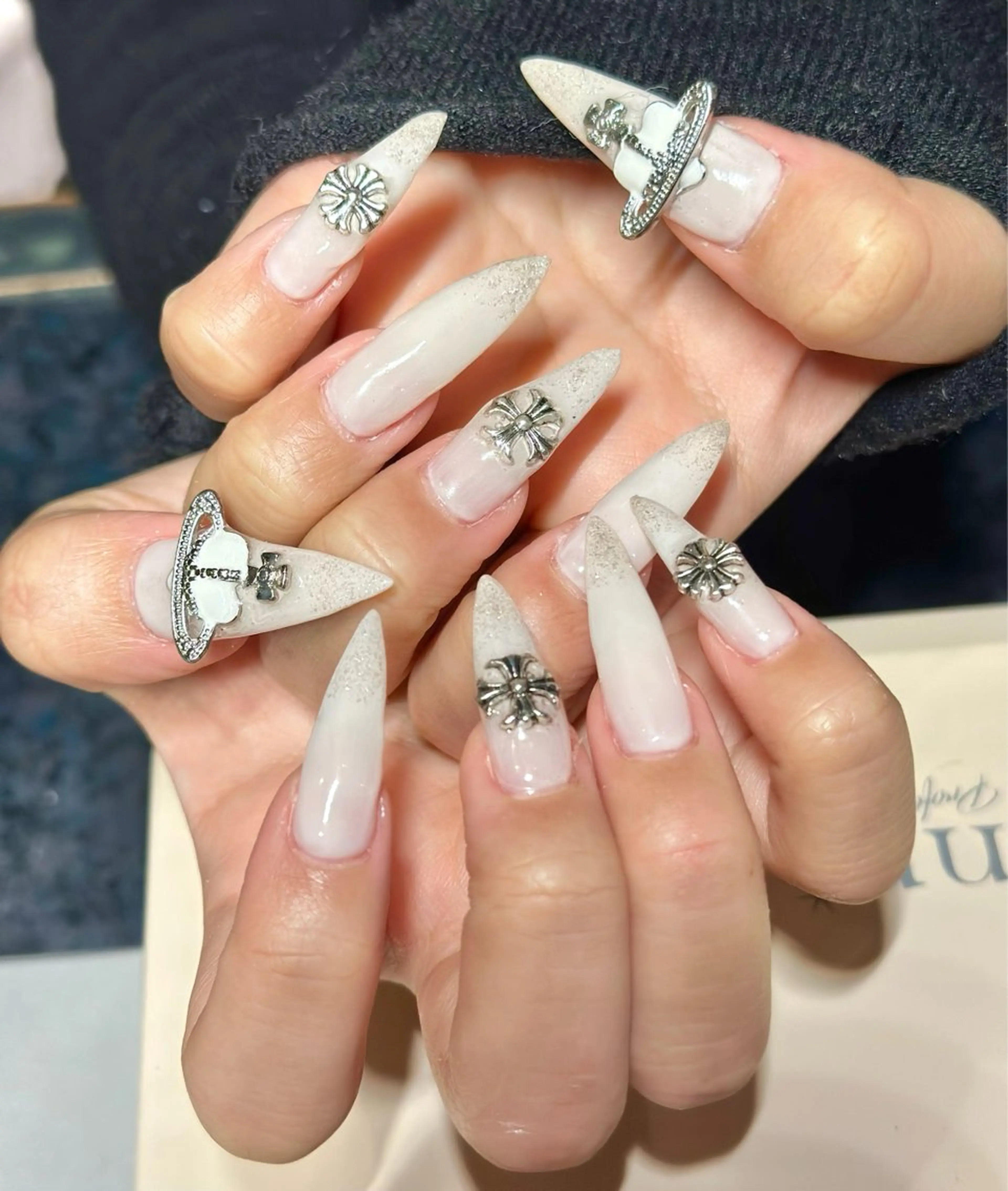 ネイル ハンドネイル フットネイル MIGHTY COLORのネイルデザイン