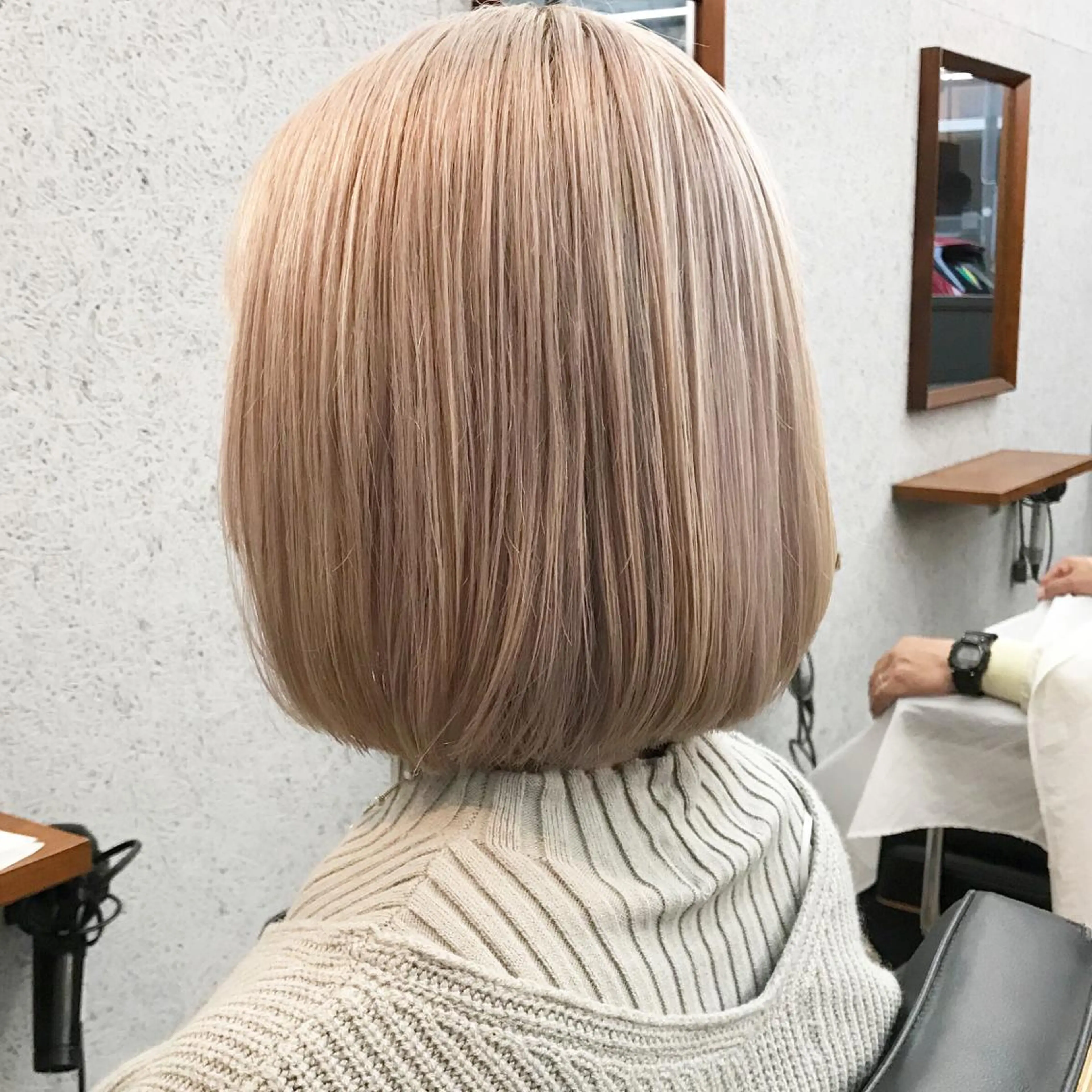 ショート カラー 切りっぱなしボブ ブリーチ ケアブリーチ ボブ ショートヘア カット ヘアカラー トリートメント ヘアセット ✂︎ウルフ・ショート ✂︎MIKUNIのヘアスタイル