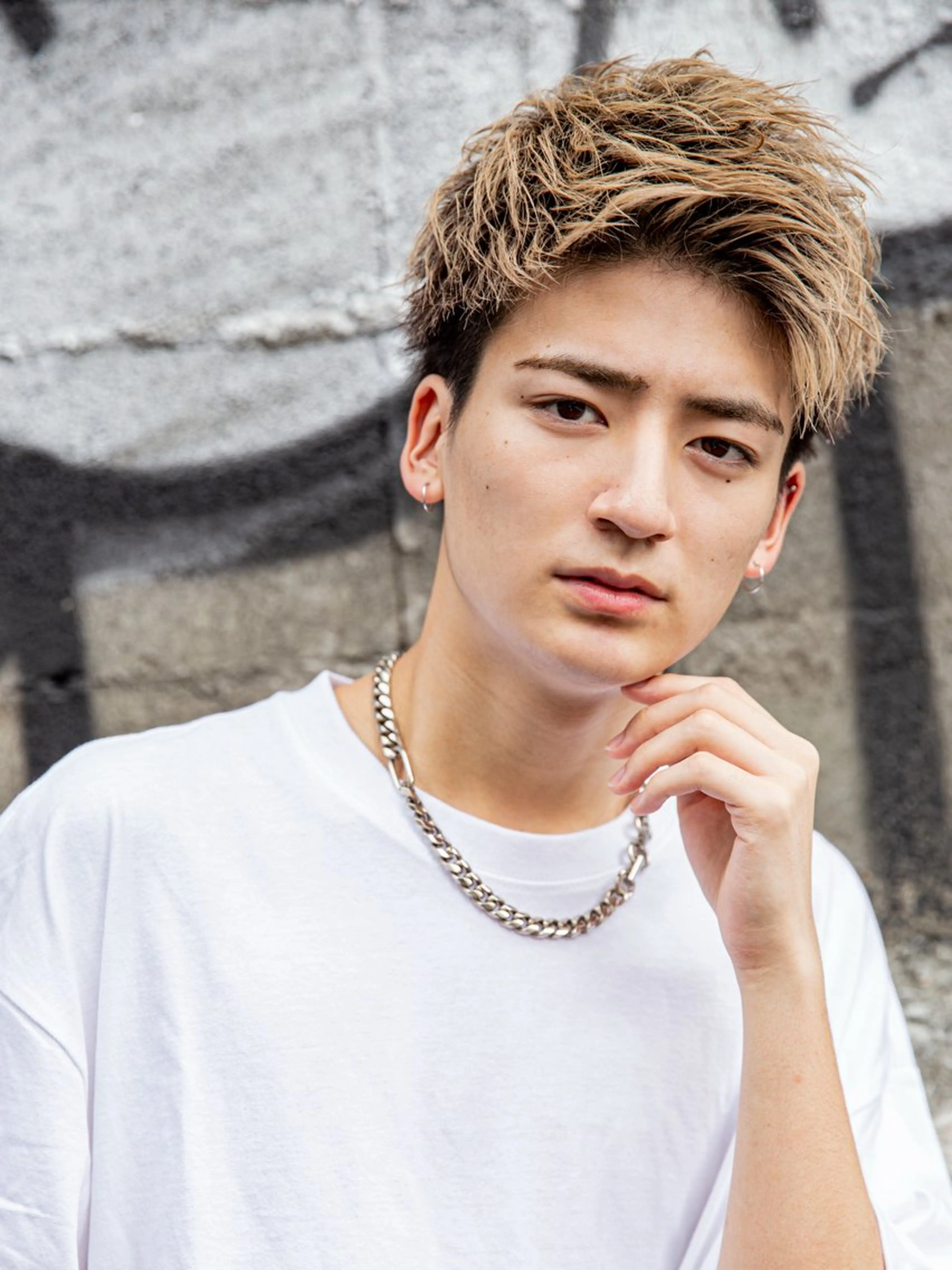 ショート メンズ レイヤー×ハイトーン ×デザイン 啓太のヘアスタイル