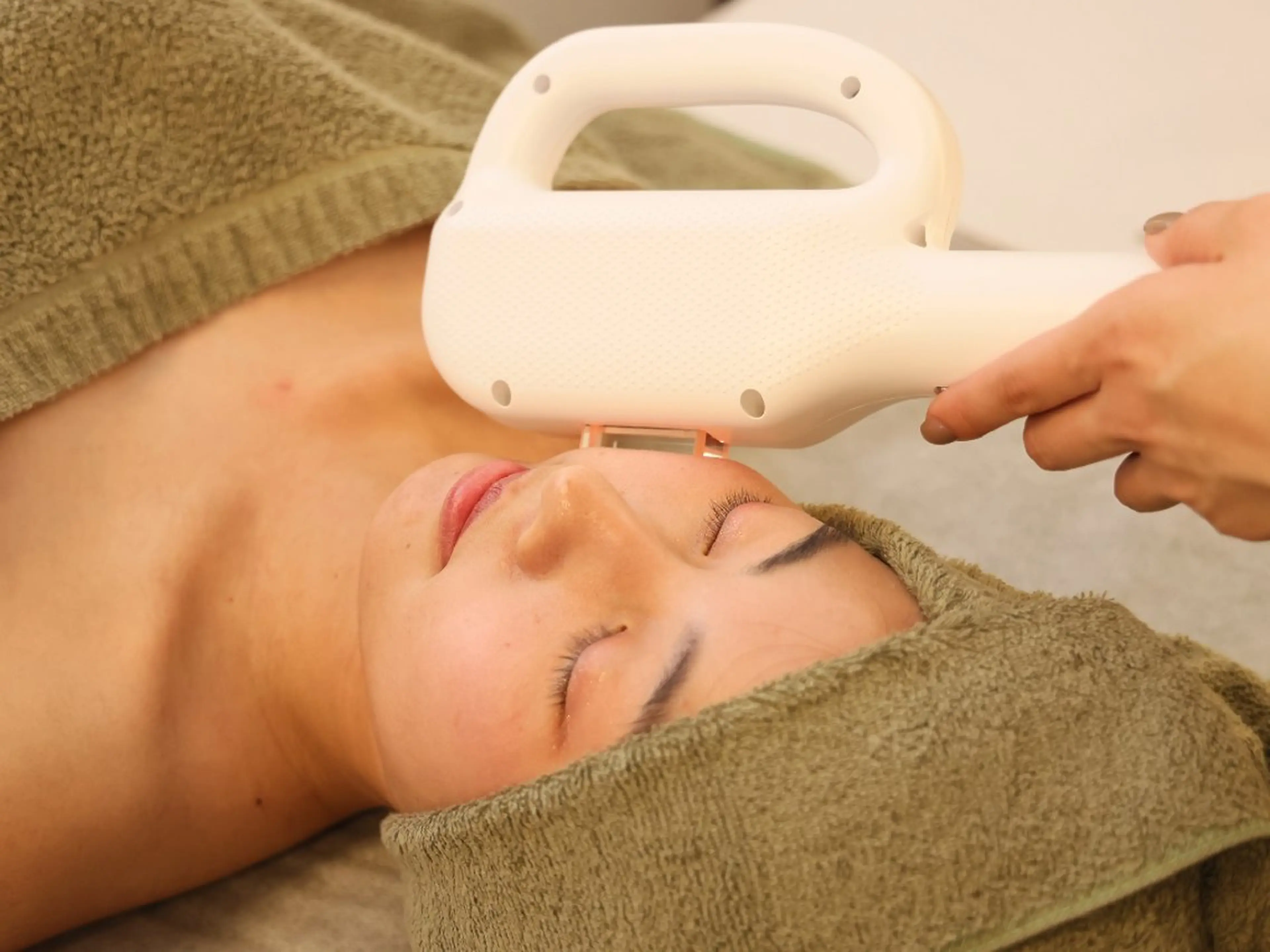 光フェイシャル(フェイスのみ照射)＋保湿ケア、フェイスマッサージ付　メンズも👌の写真