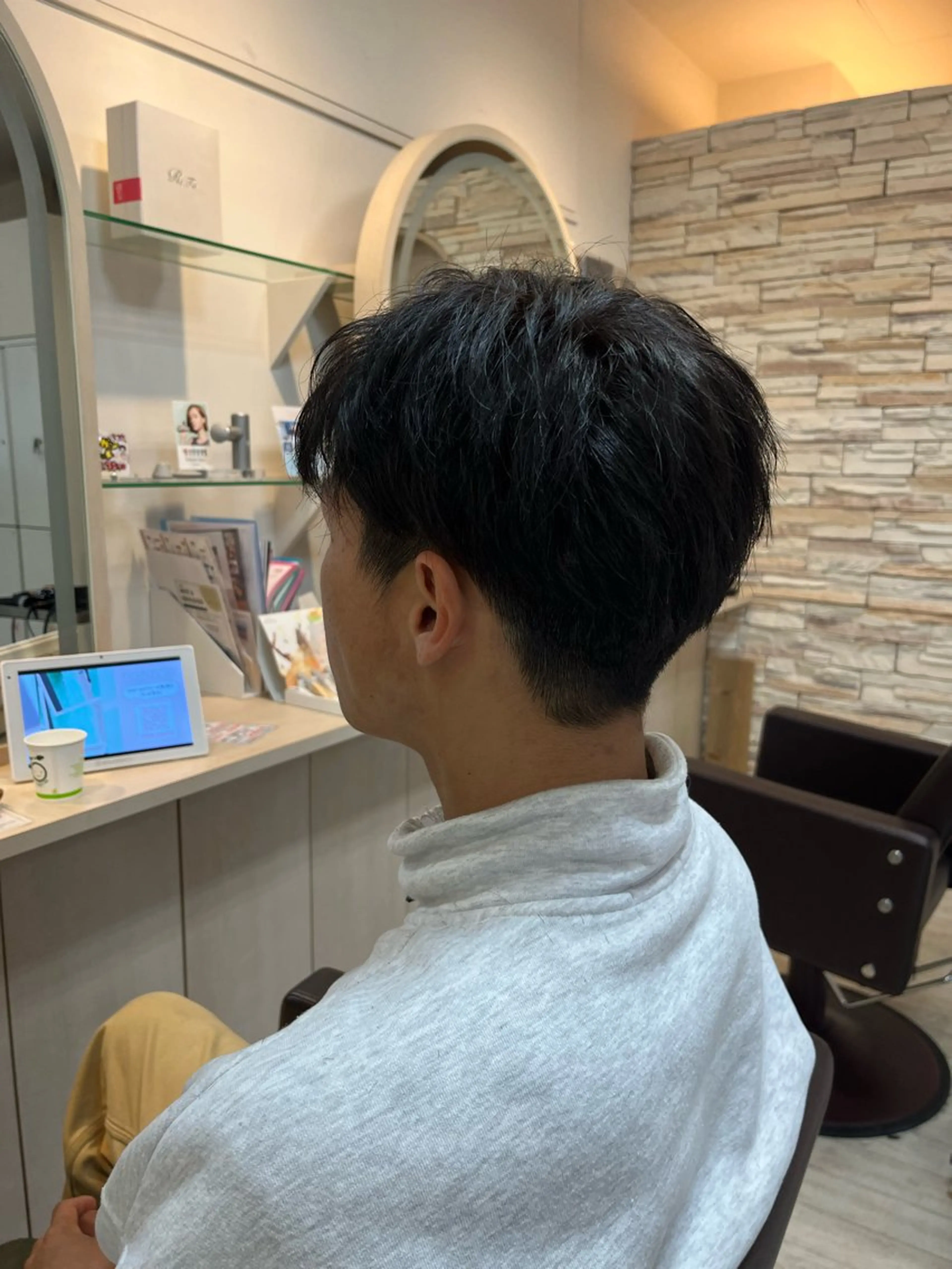 カラー メンズ KEEN.渋沢/ 横溝小夏のヘアスタイル