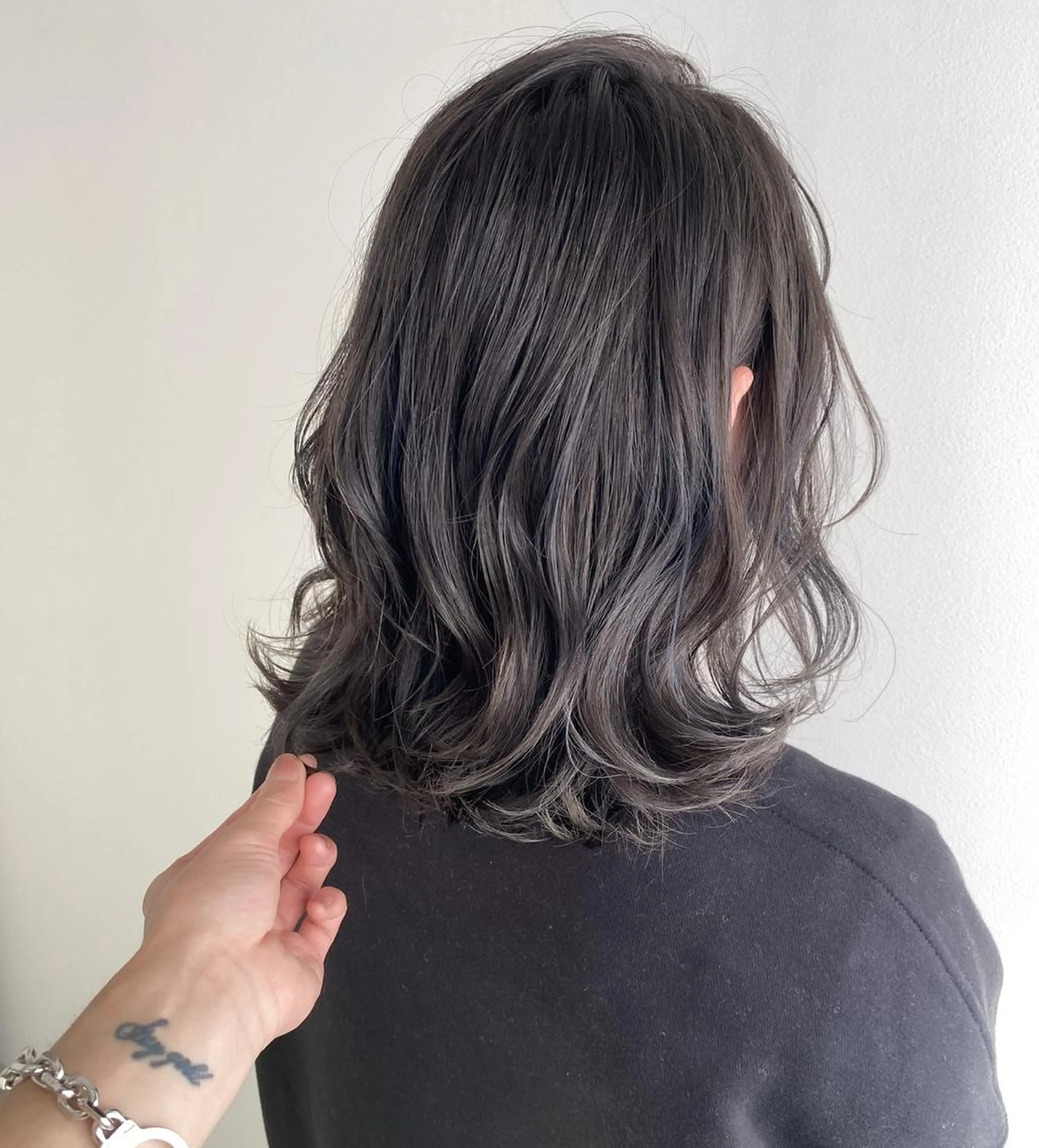 カラー 桑原 希吏のヘアスタイル