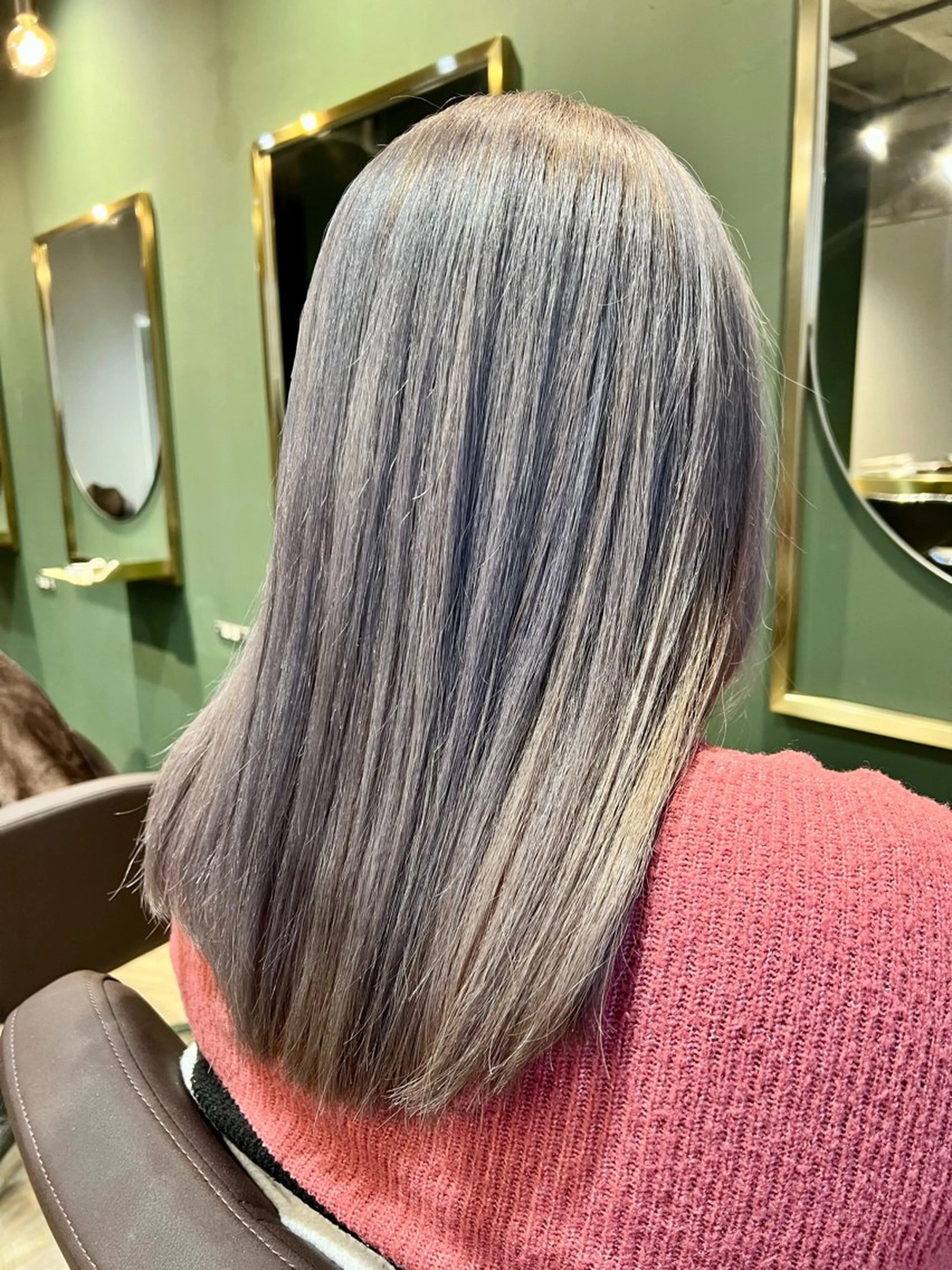 セミロング カラー シルバー ヘアカラー トリートメント ヘッドスパ カラースペシャリスト しょう🧑🏼‍🎨のヘアスタイル