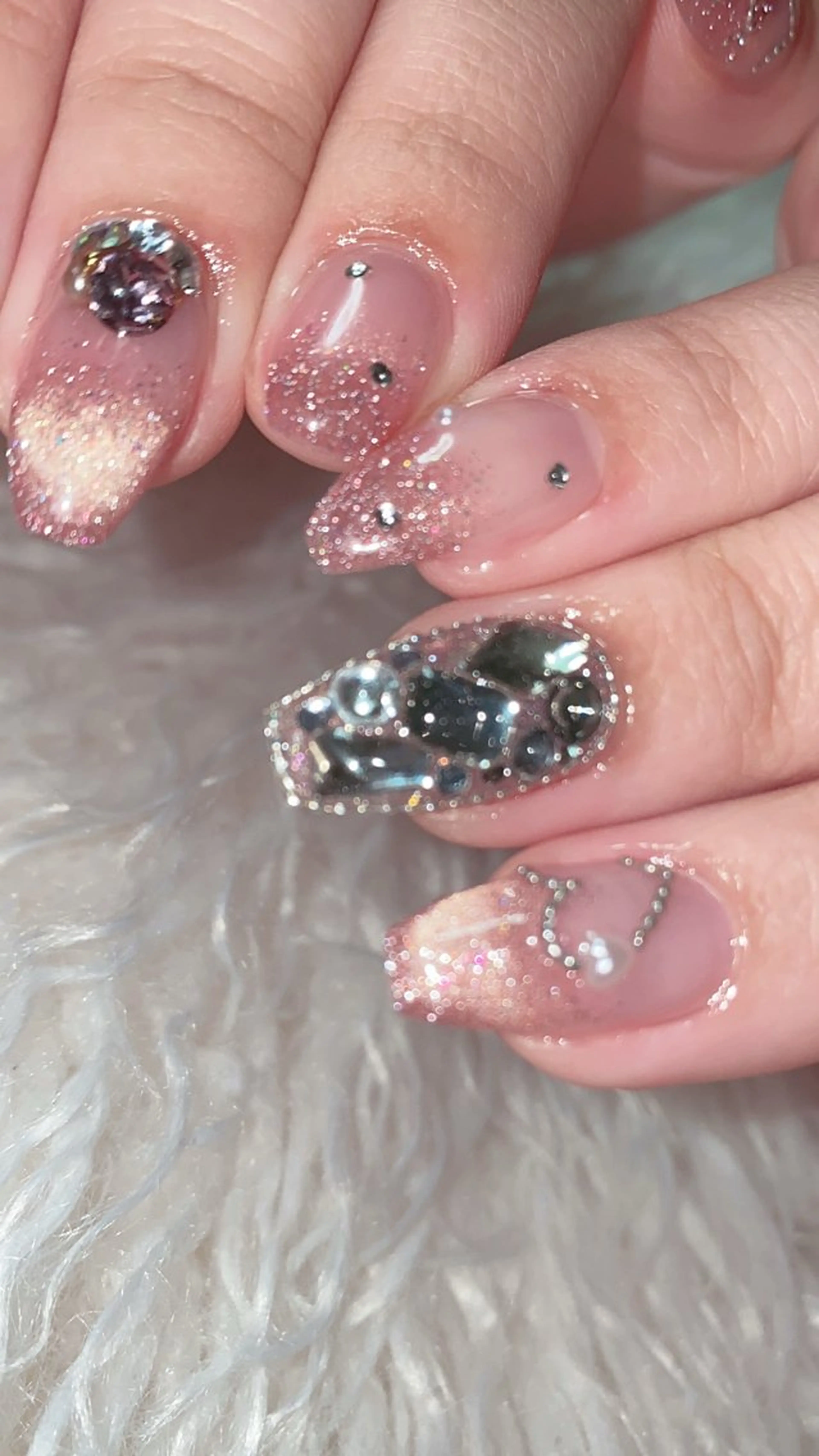 ネイル ハンドネイル n o q r m. n a c h iのネイルデザイン