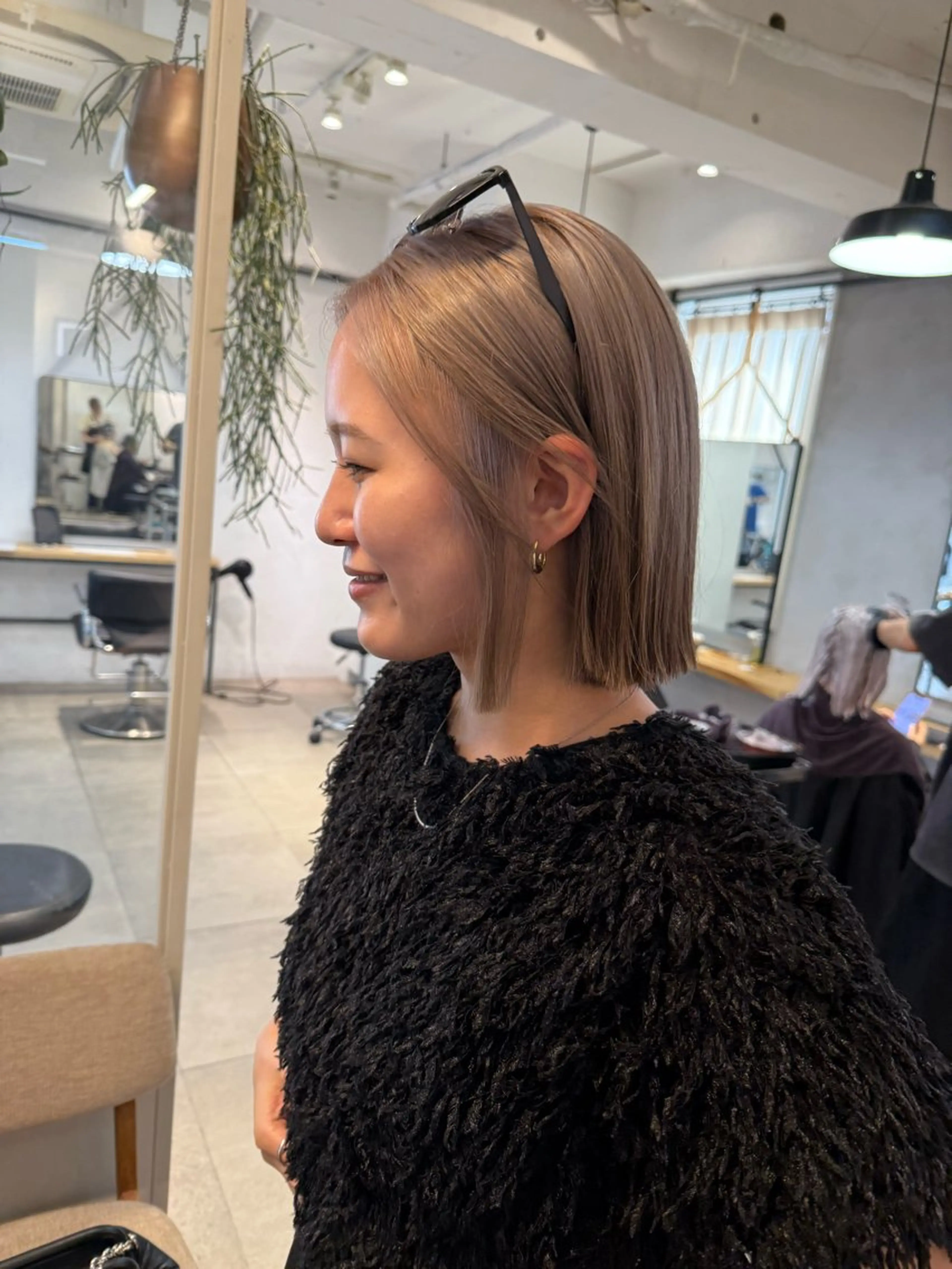 ショート カラー ミルクティー× グレージュMOMOのヘアスタイル