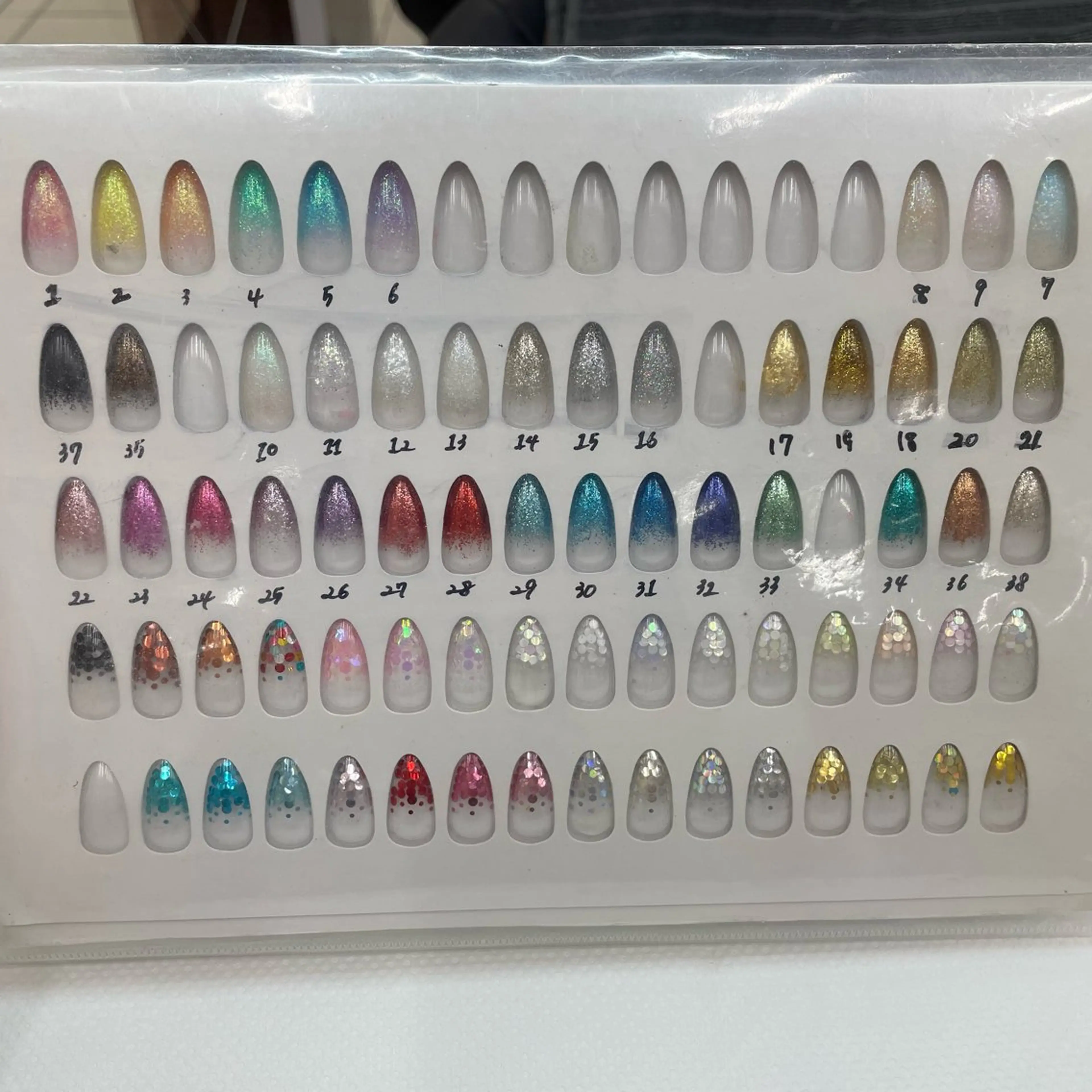 ネイル ホログラムネイル MAXKELLY Meiのネイルデザイン