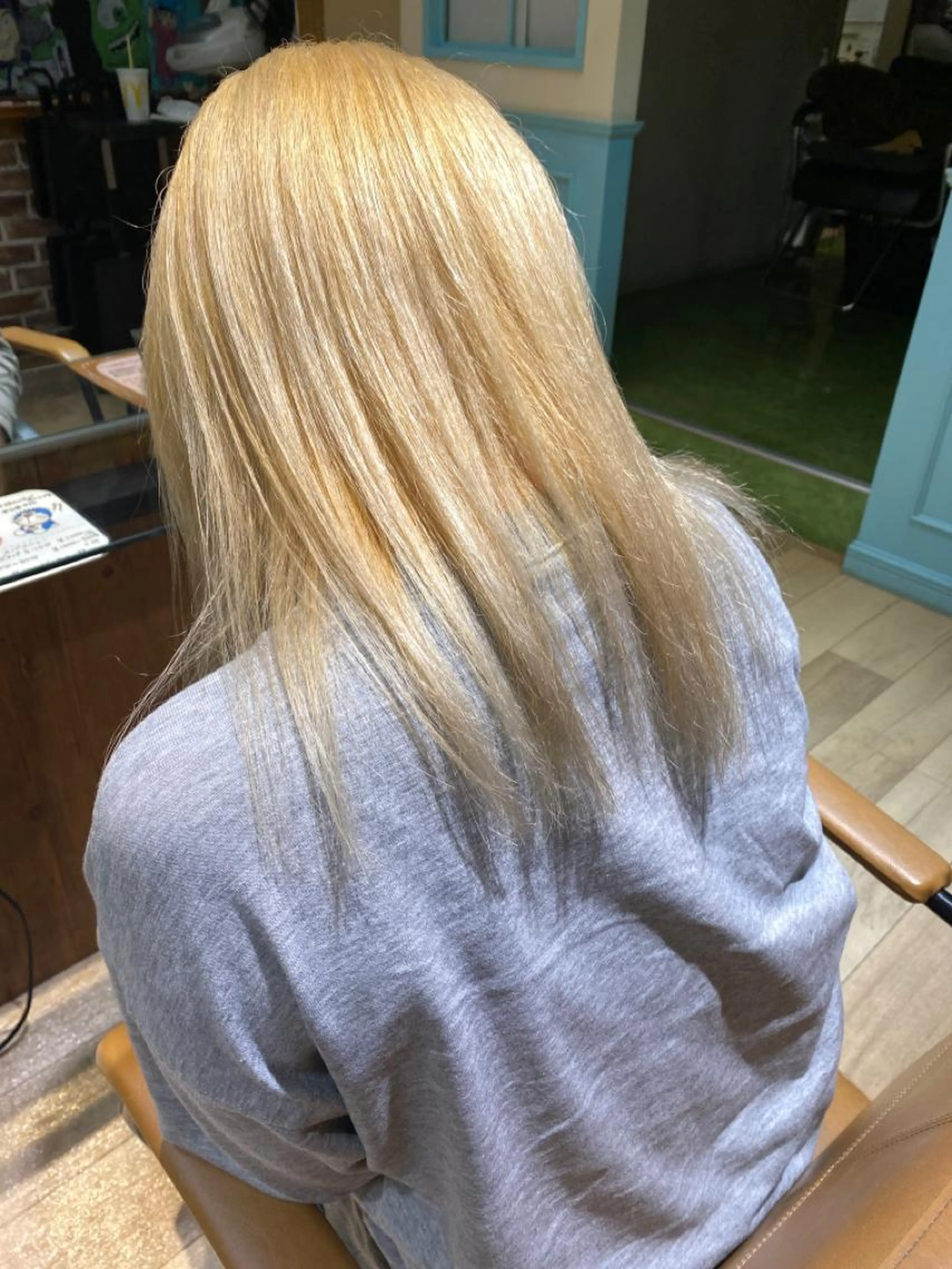 🌟ブリーチリタッチ(根元2cmまで) + カラーの写真