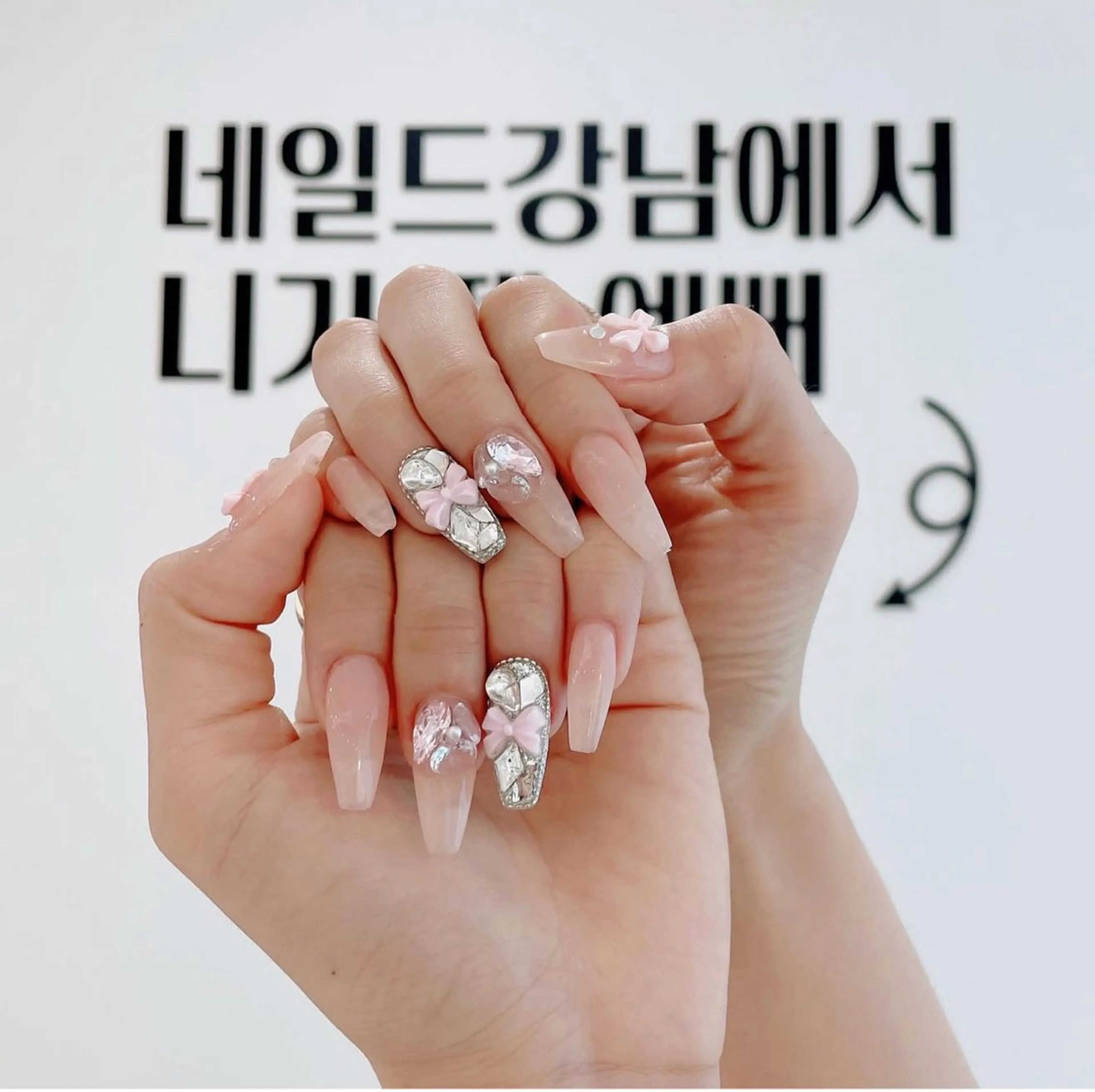 ネイル アートネイル ジェルネイル ネイルチップ Rin Rin TA Nailのネイルデザイン