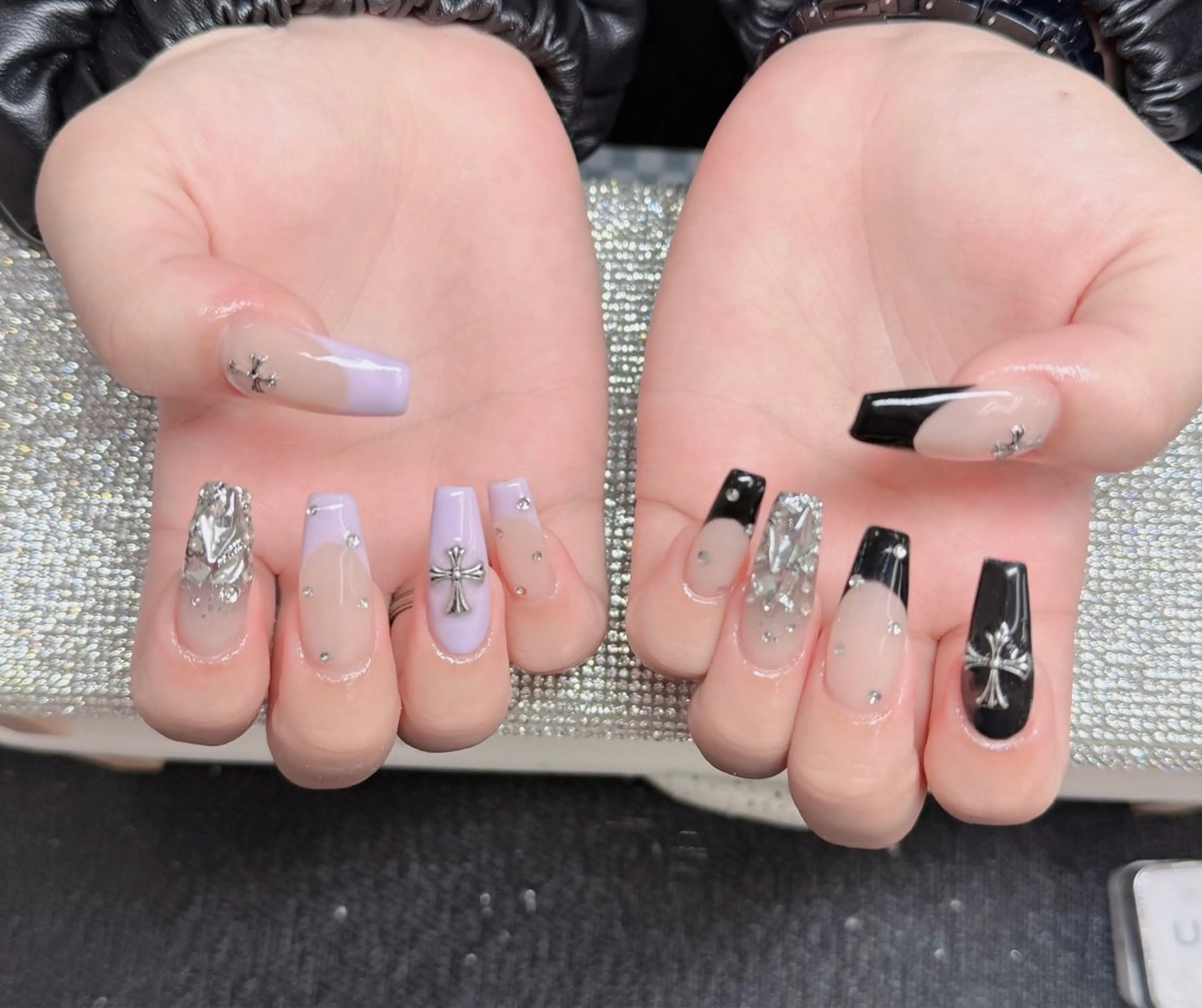 ネイル フレンチネイル ジェルネイル ハロウィン キラキラネイル 韓国ネイル H.baby Nail Salonのネイルデザイン