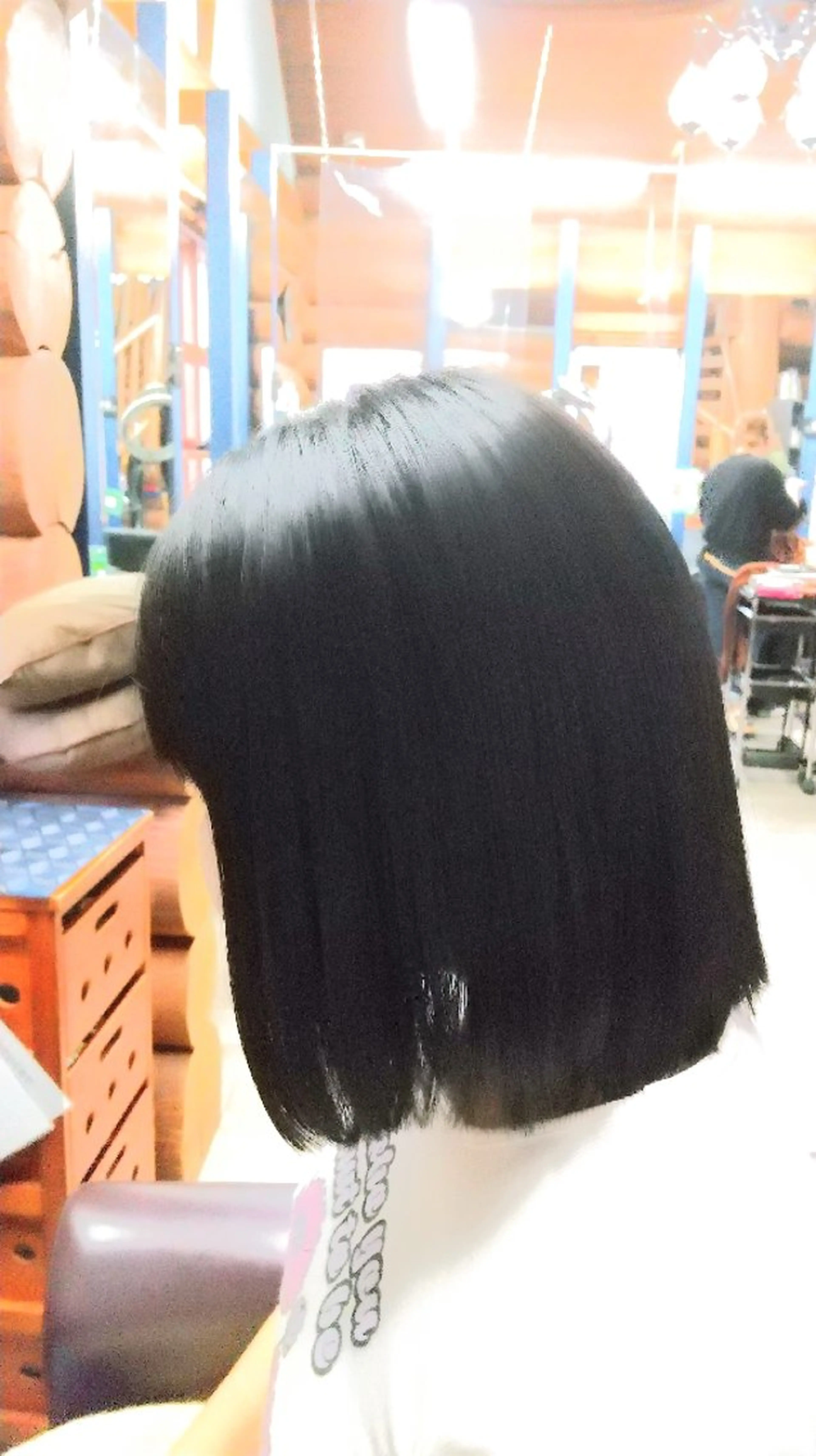 ミディアム ボブ 岡本 小百合のヘアスタイル