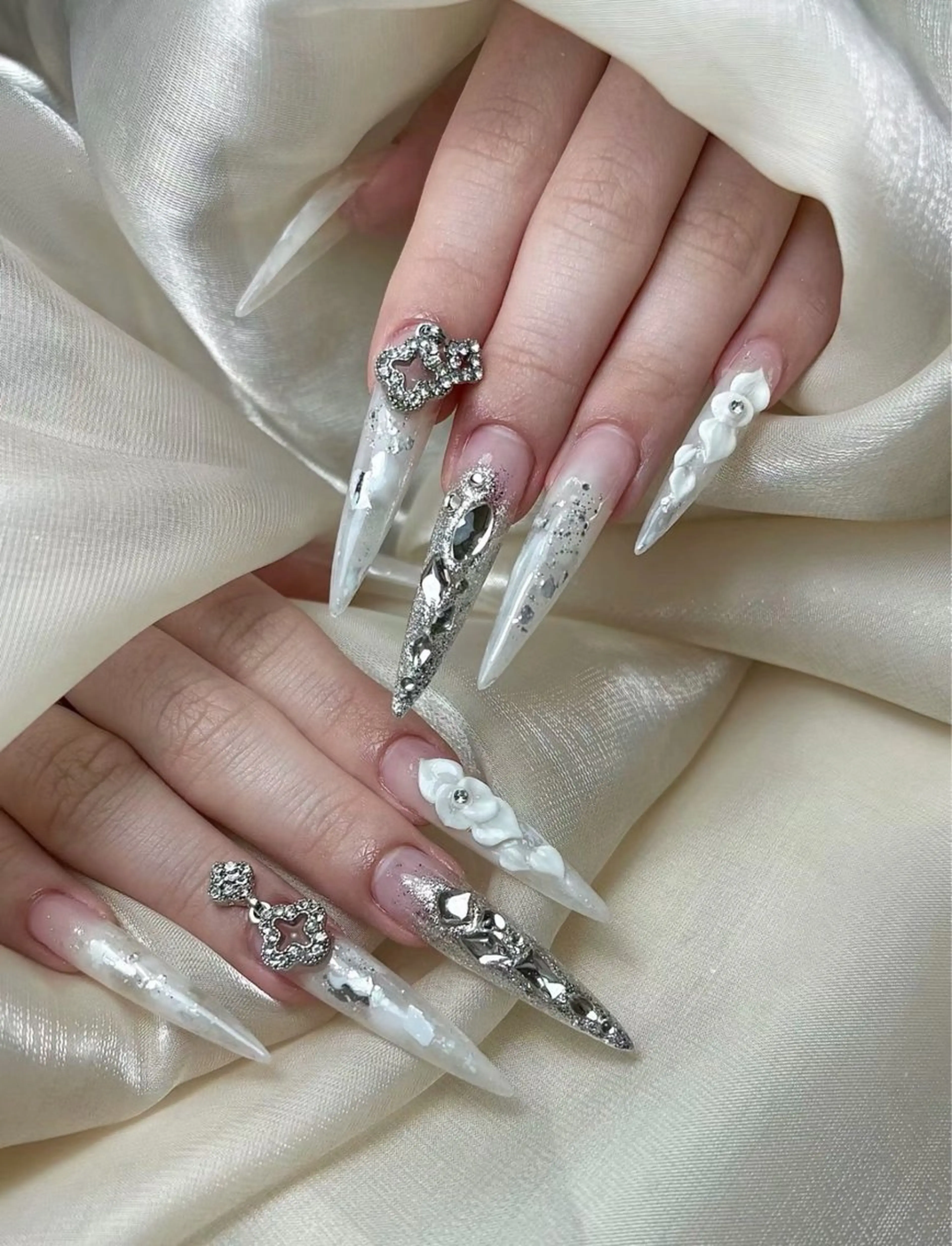 ネイル ETELUNA Nail 銀座店【パラジェル/フィルイン/チップスカルプ/マグネット/ニュアンス】所属・周 テイのネイルデザイン