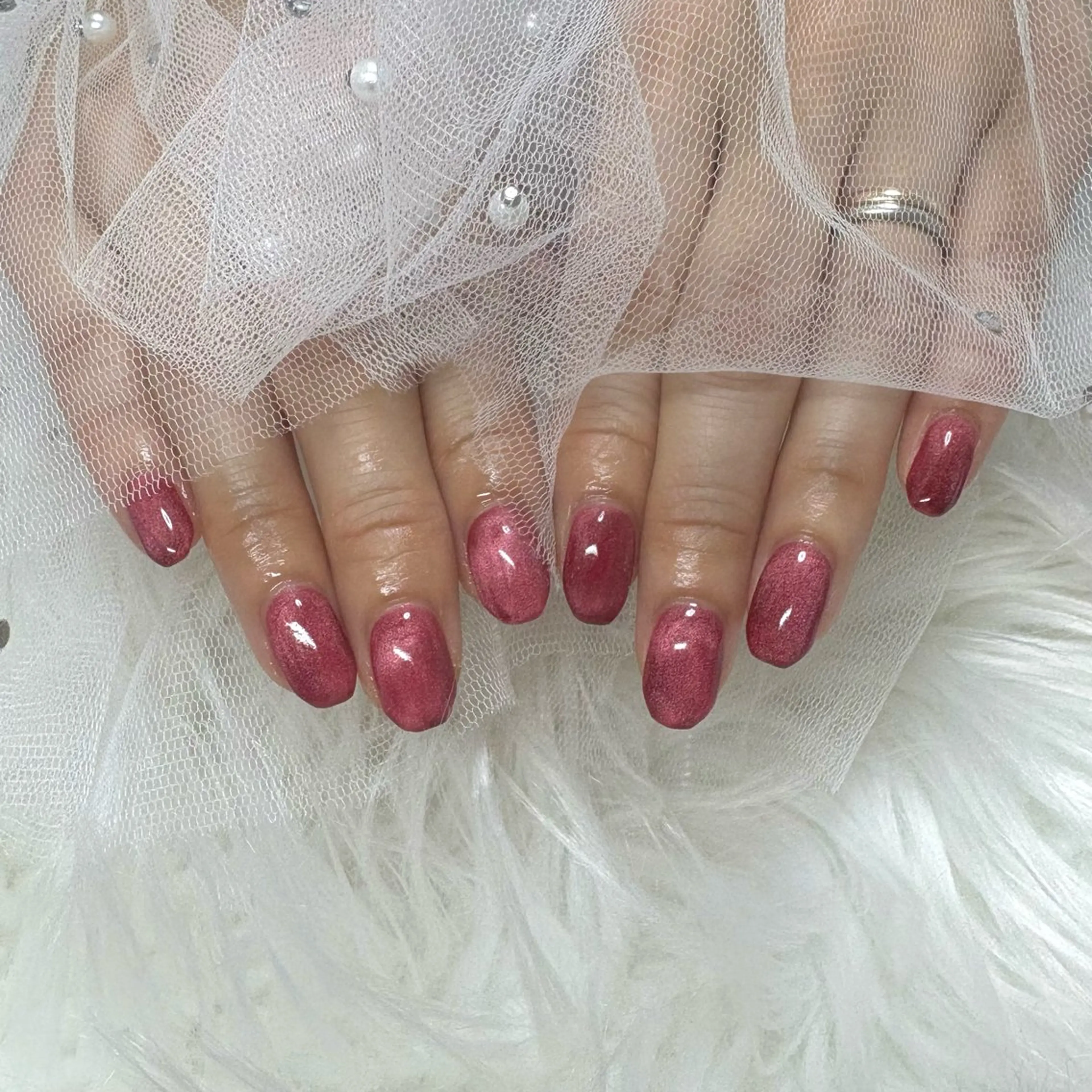 ネイル マグネットネイル 赤色 ハンドネイル SHINE nail salonのネイルデザイン