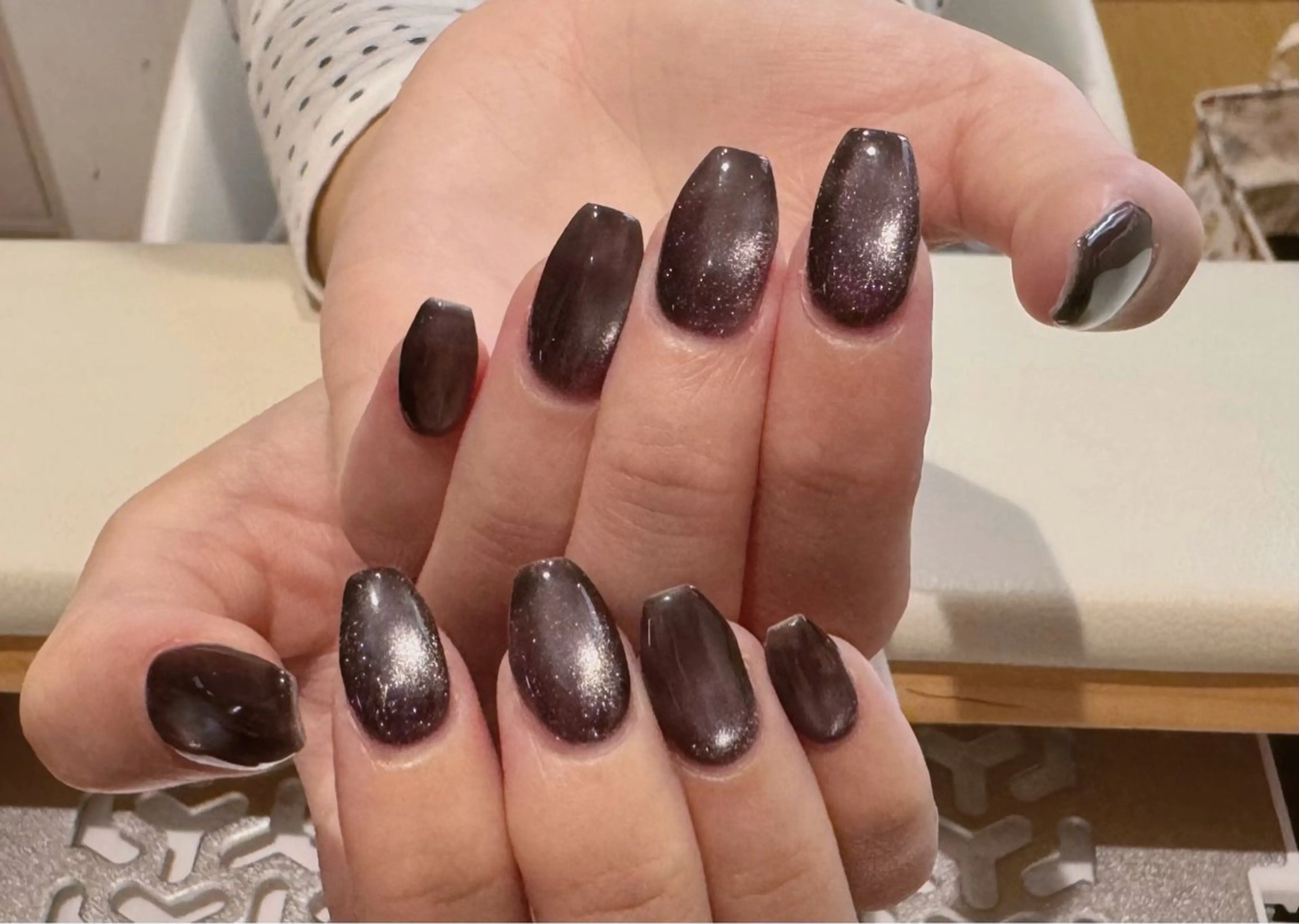 ネイル べっ甲ネイル ボルドー ブラウン マグネットネイル ニュアンスネイル ハンドネイル RinRin　nail所属・孔 ジンシェンのネイルデザイン