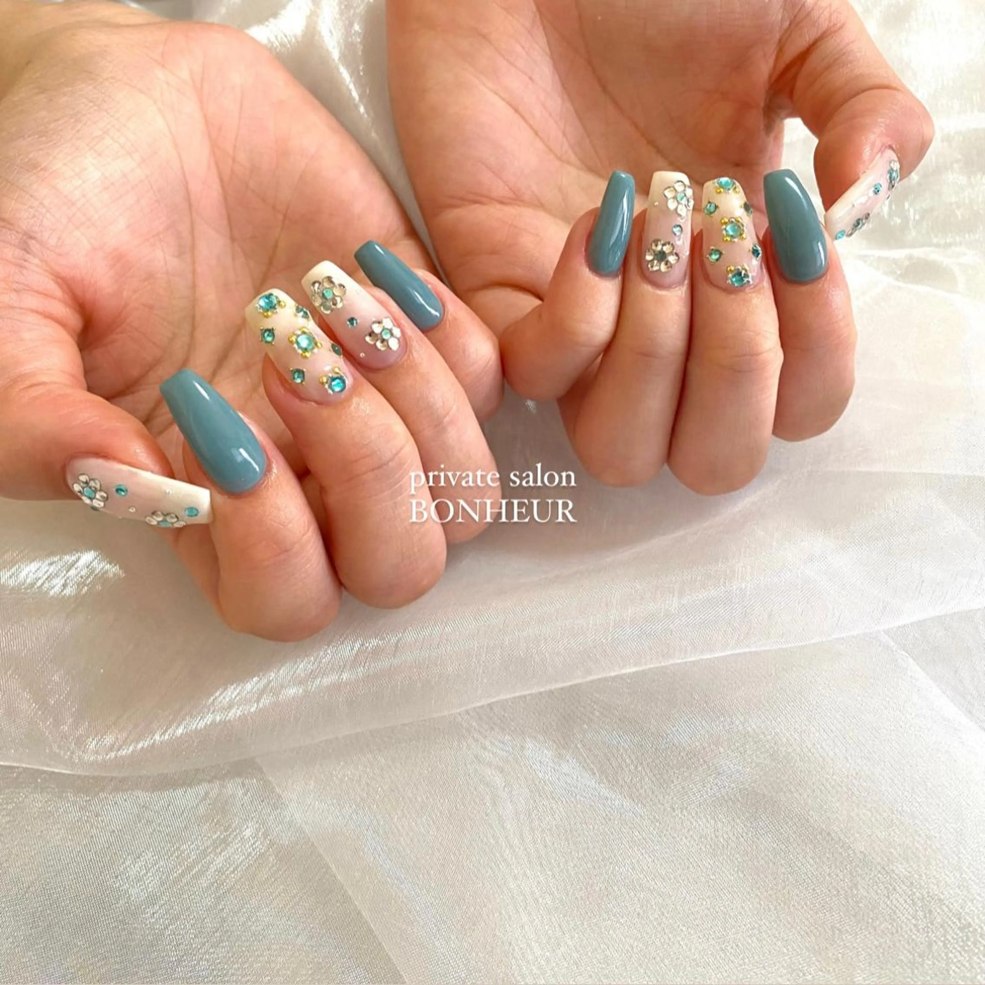 ネイル ハンドネイル BONHEUR Annaのネイルデザイン