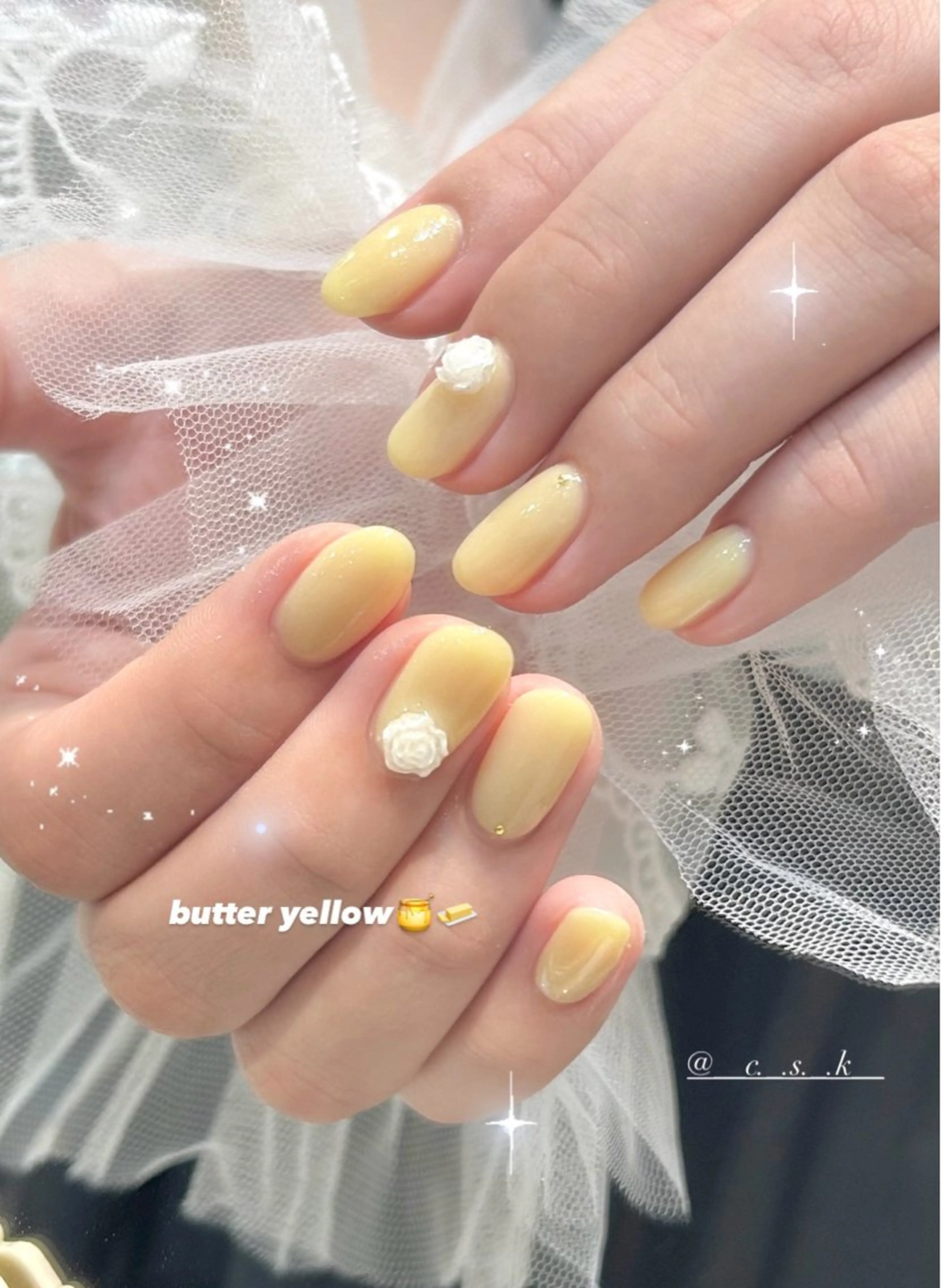 ネイル 黄色 ハンドネイル 🎀チーク/ちゅるん 🫧chisa🎀のネイルデザイン