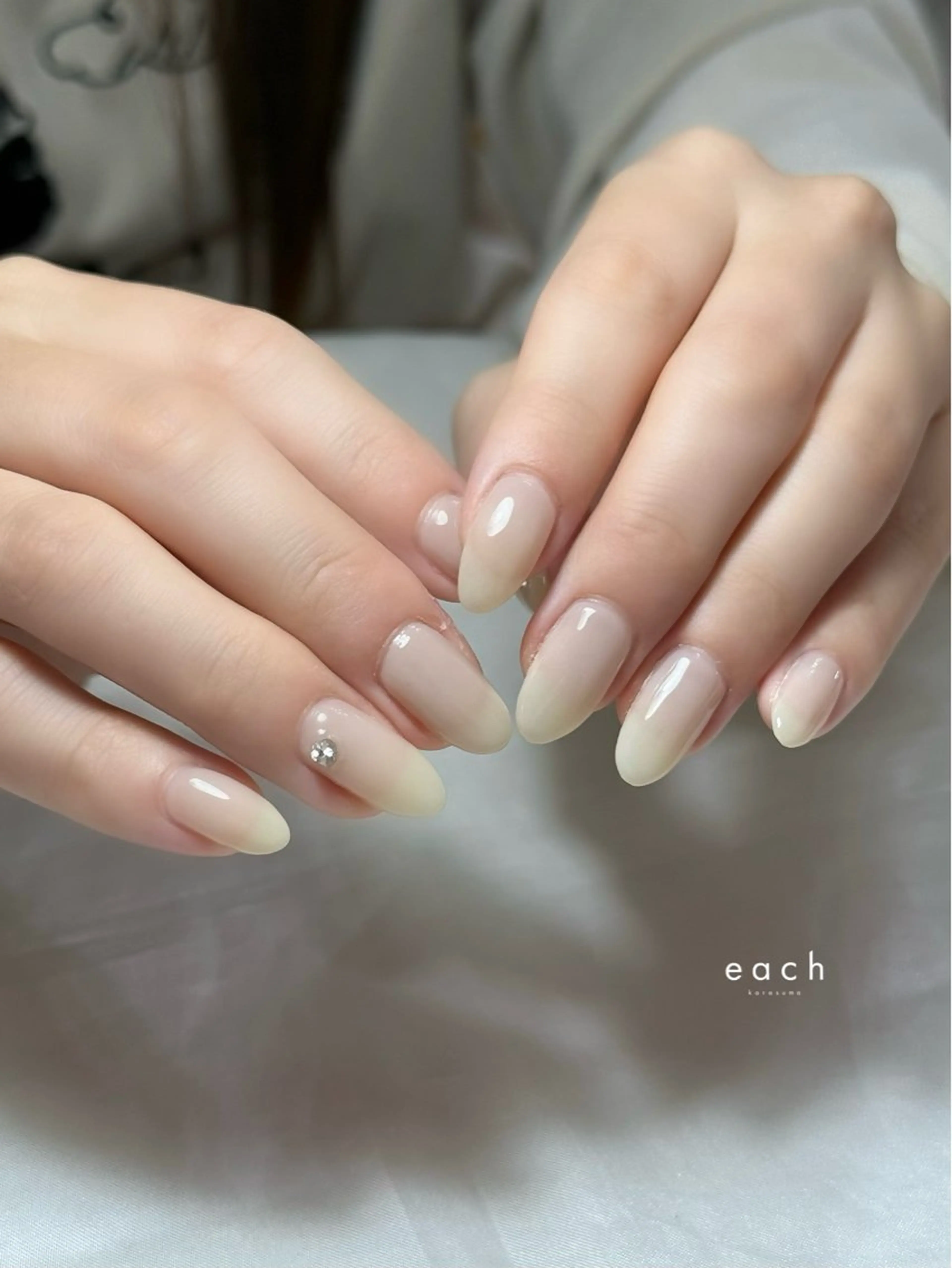 ネイル オフィスネイル ホワイト each kiyokaのネイルデザイン