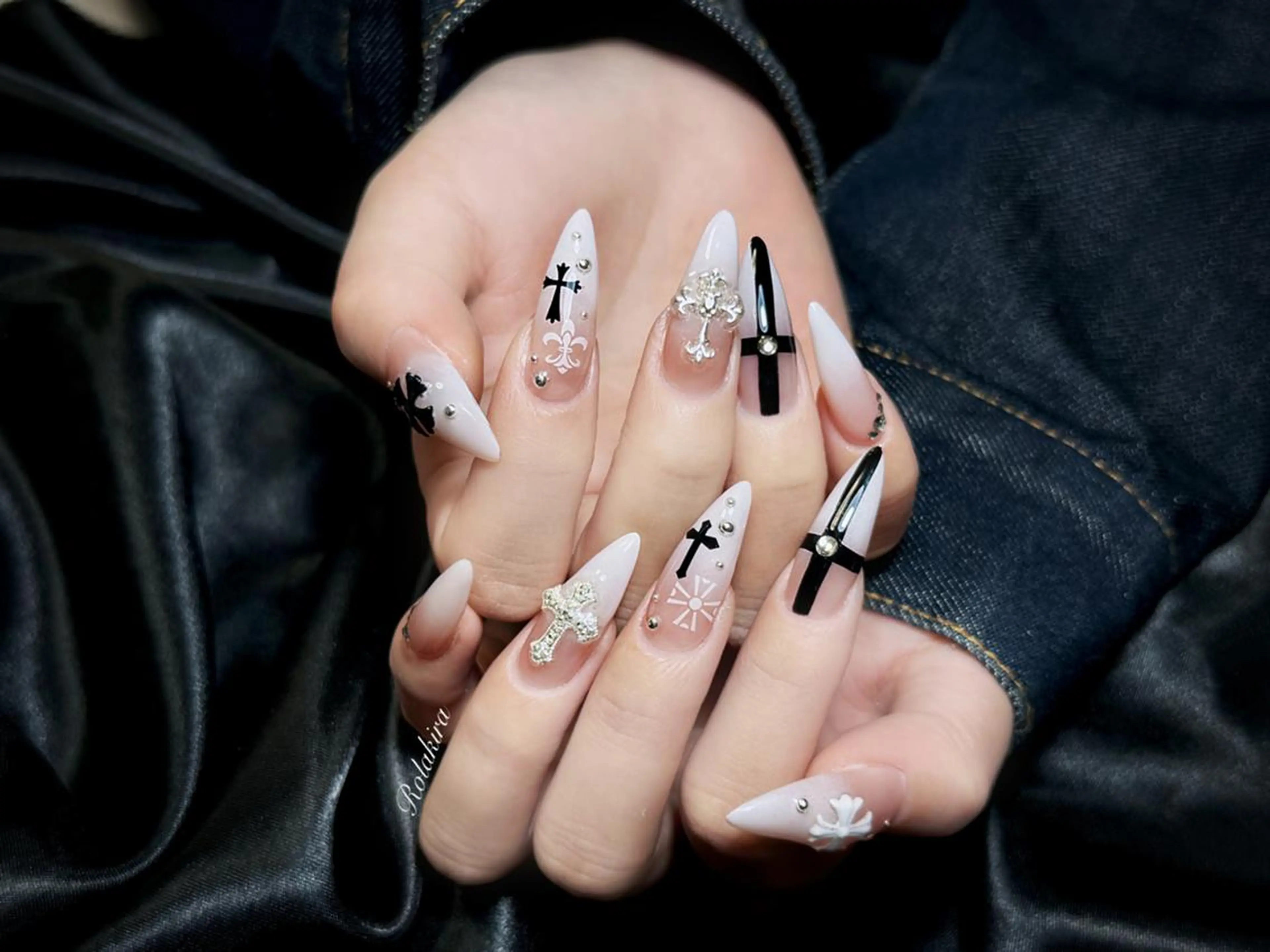 ネイル チークネイル 長さ出し フレンチネイル ジェルネイル 韓国ネイル ハンドネイル Rolakira マニのネイルデザイン