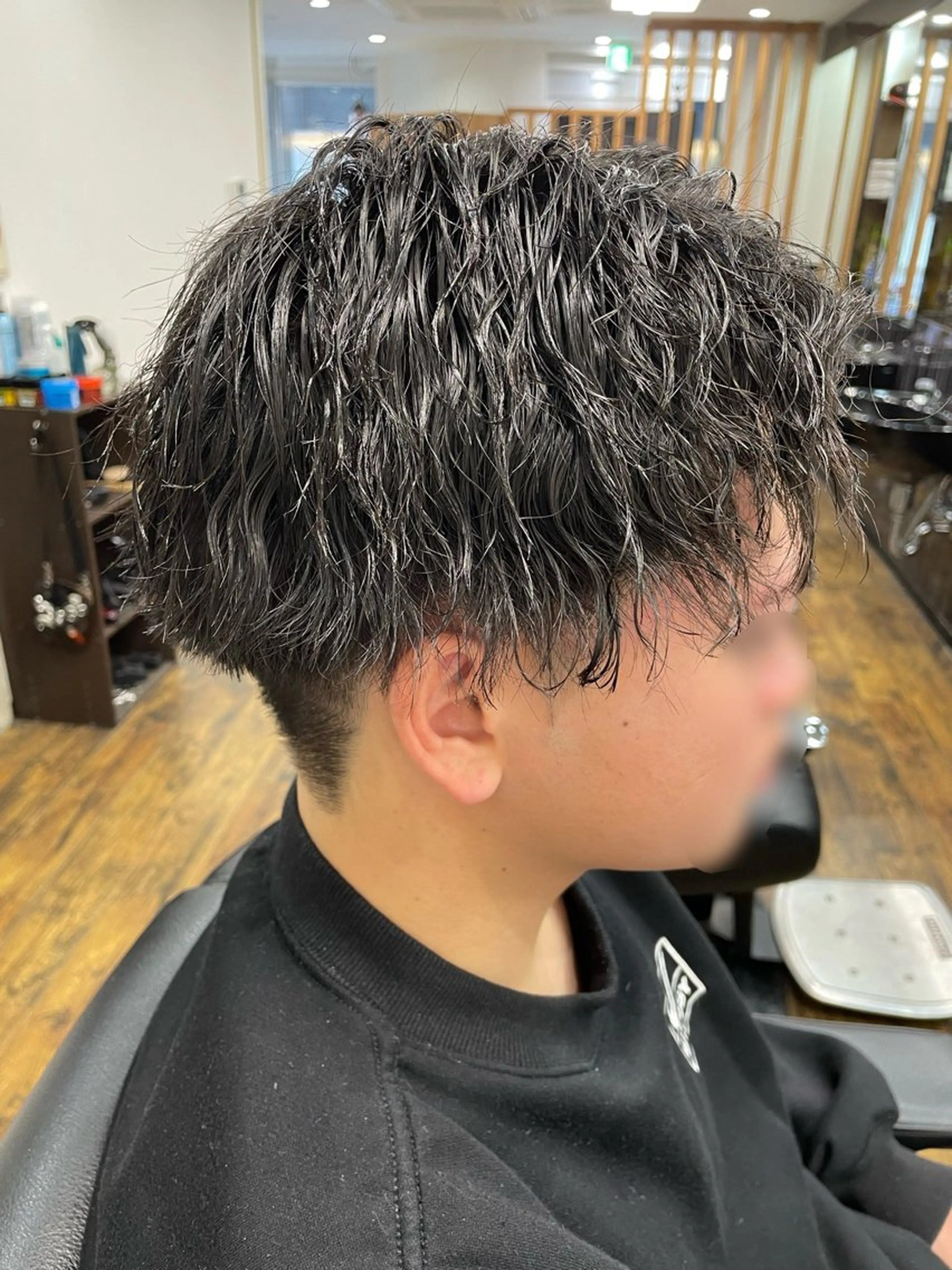 ショート パーマ メンズ メンズパーマ メンズツイストパーマ ツイストスパイラルパーマ 刈り上げ スパイラルパーマ Nakada Chikaのヘアスタイル