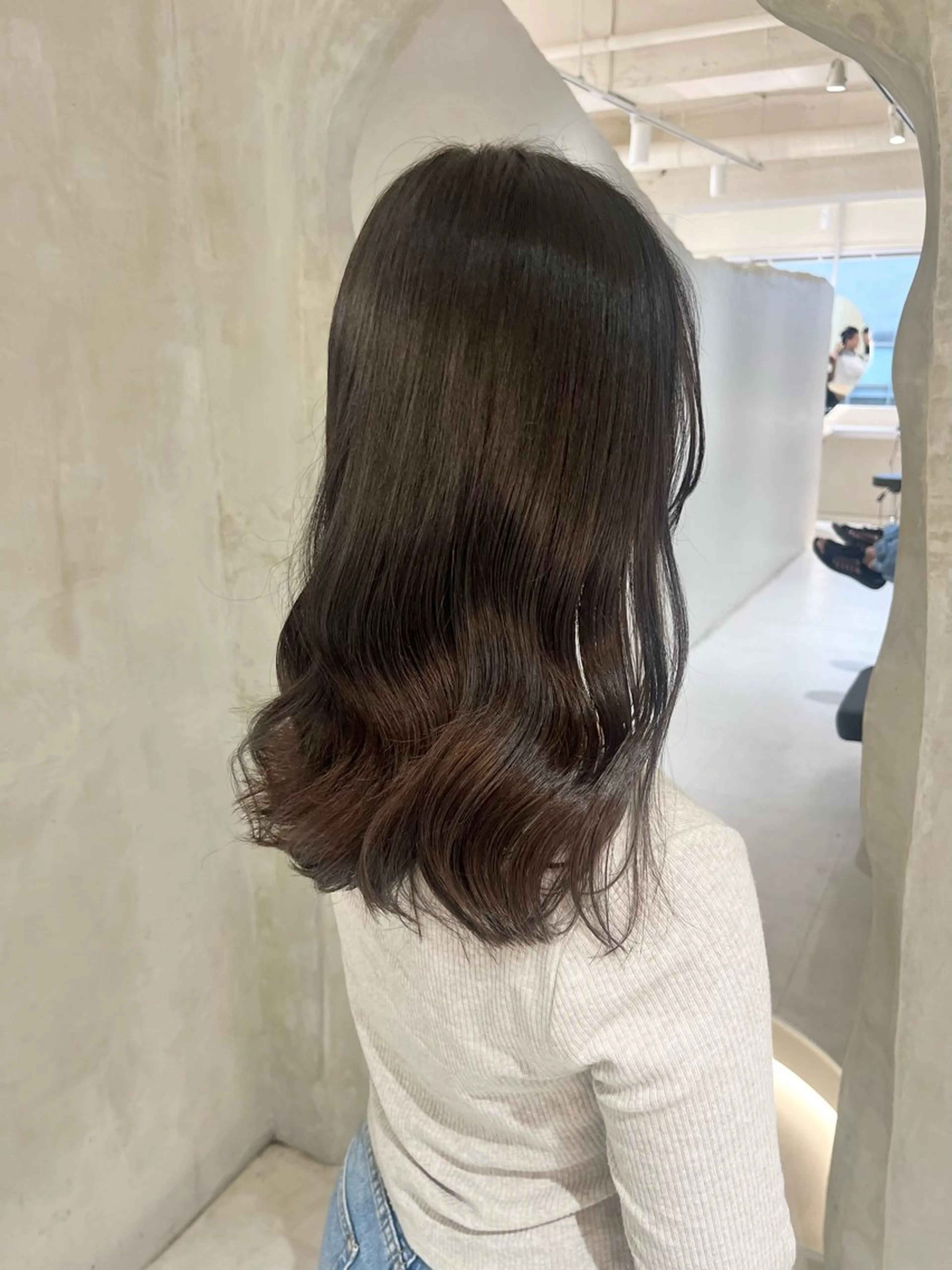 セミロング カット effect横浜所属・切りっぱなしボブ/ 艶カラー/綾莉のヘアスタイル