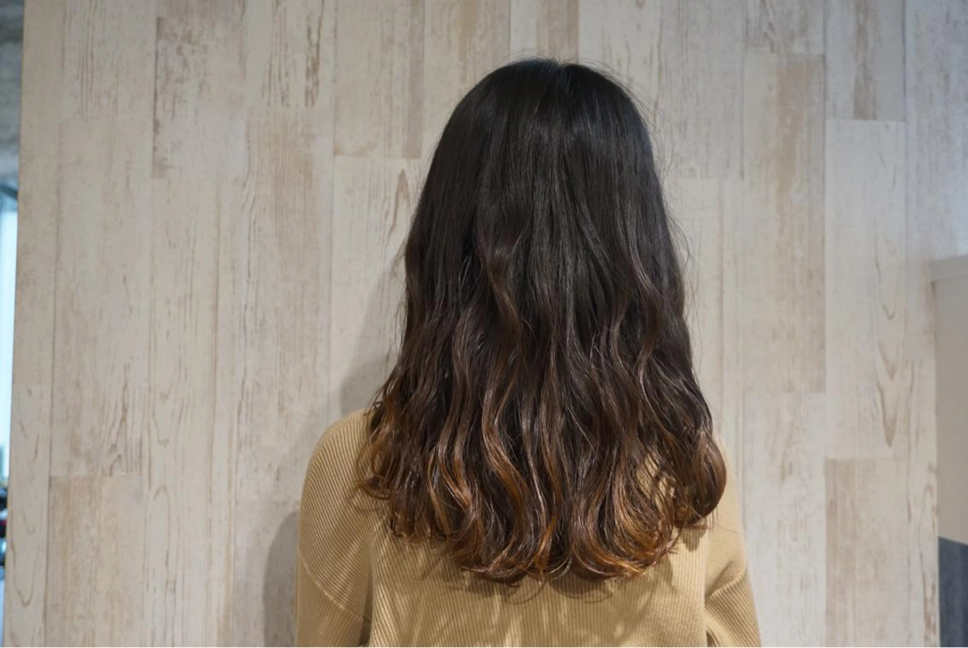 ミディアム 大場 優のヘアスタイル