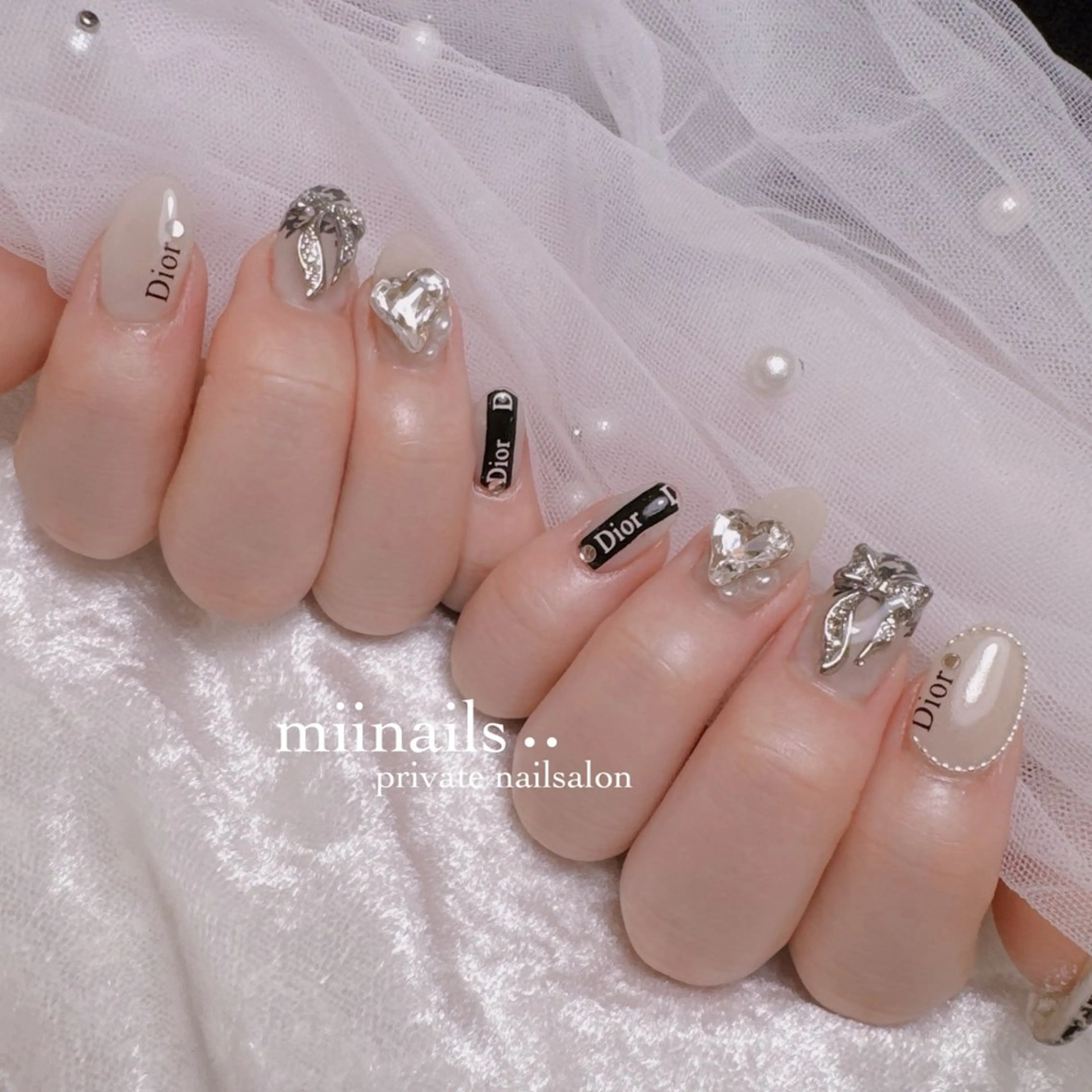 ネイル キラキラネイル 韓国ネイル ワンホンネイル ハンドネイル nailsalon miinailsのネイルデザイン