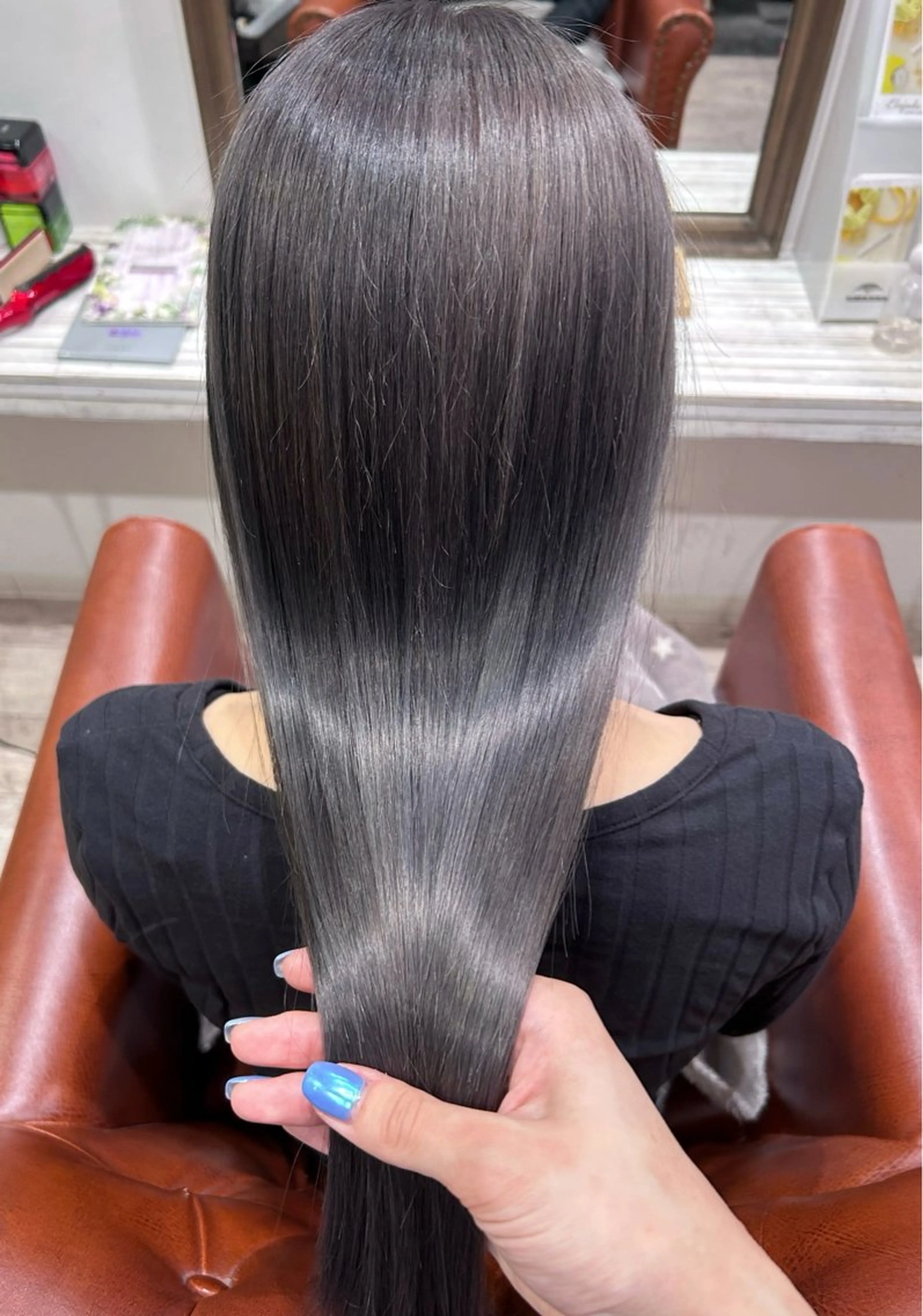 ロング カラー 海老名 理香子のヘアスタイル