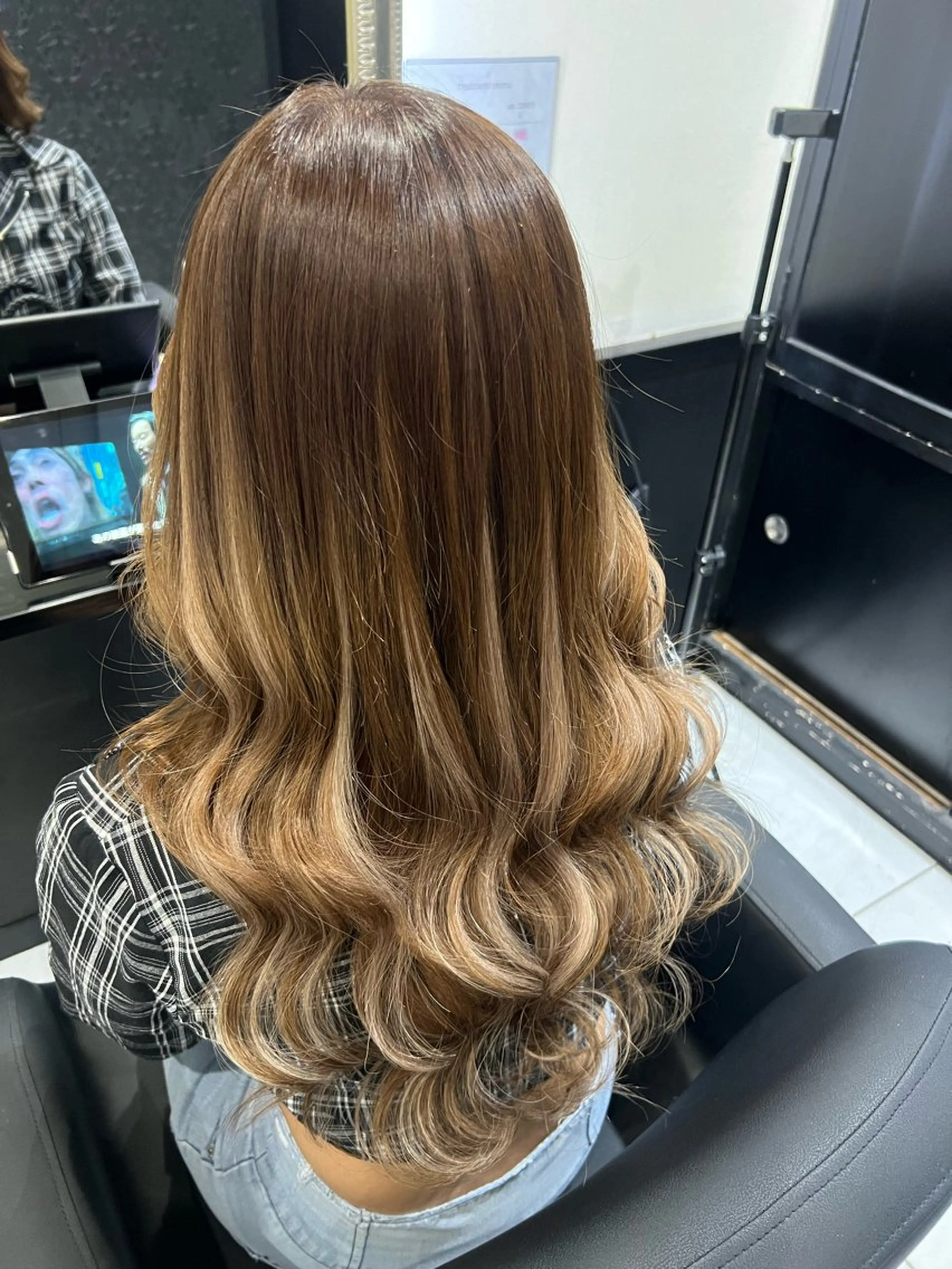 ロング カラー プルエクステ ベージュカラー ブラウンカラー ブラウンベージュ ハイライトカラー ヘアカラー トリートメント エクステ YUDU🍊 germe/ジェルムのヘアスタイル