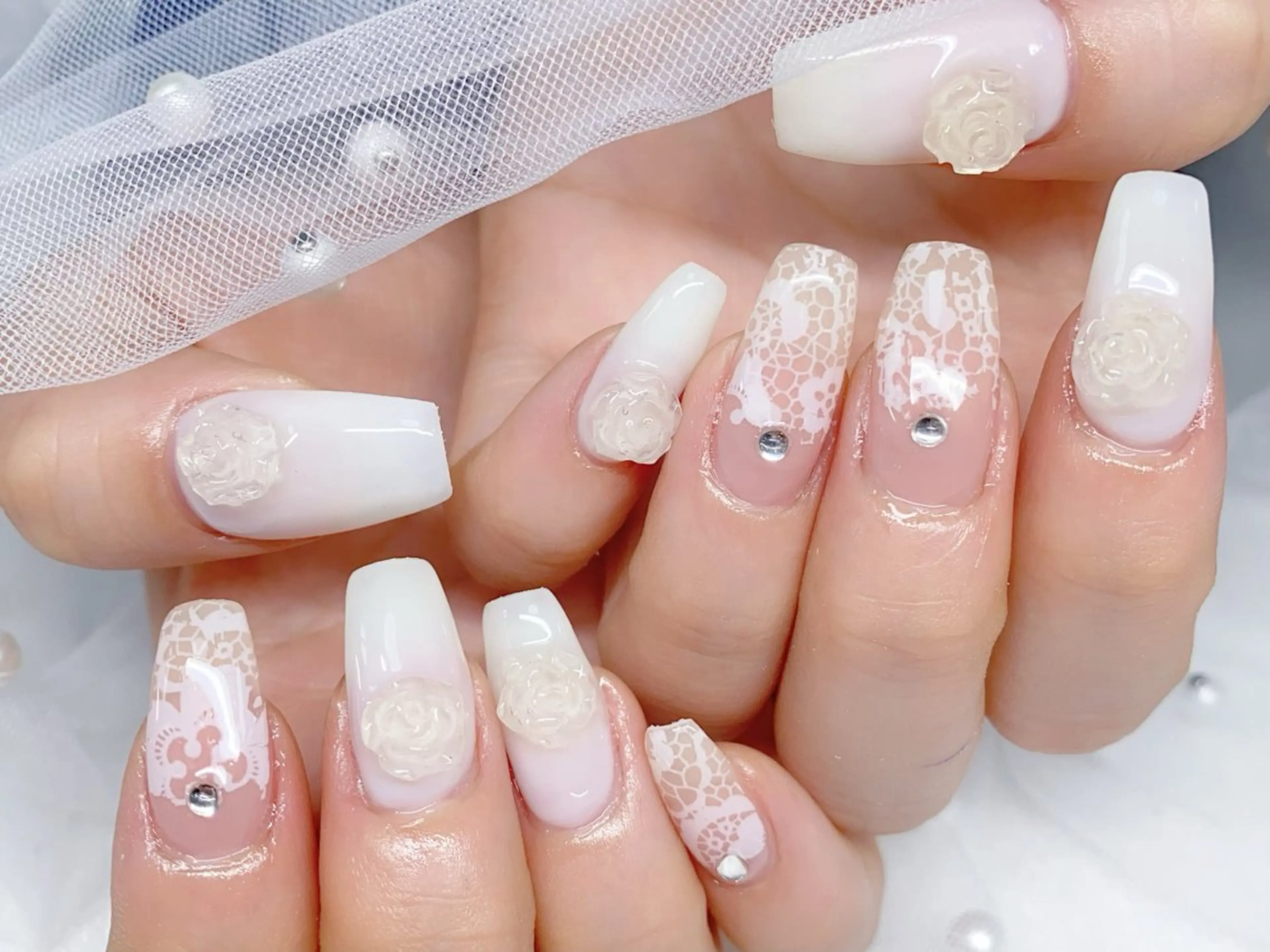 ネイル オーロラネイル 長さ出し フラッシュネイル フレンチネイル ジェルネイル ハンドネイル ETERNA Nail 銀座店【パラジェル/フィルイン/チップ長さだし/マグネット/ニュアンス】所属・ア カリのネイルデザイン