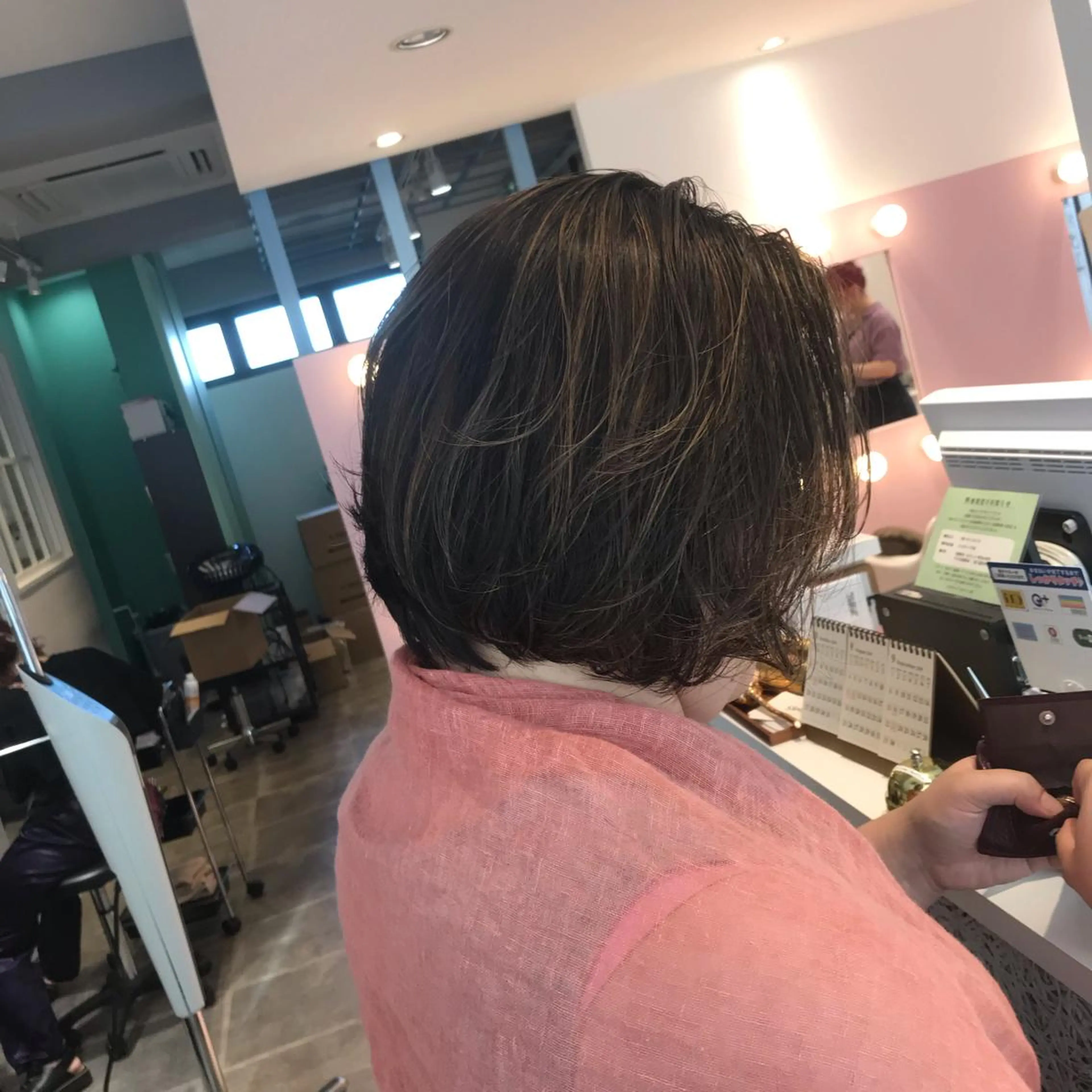 ショート ハイライト カット ヘアカラー トリートメント 所渉/韓国レイヤー /ウルフカットのヘアスタイル