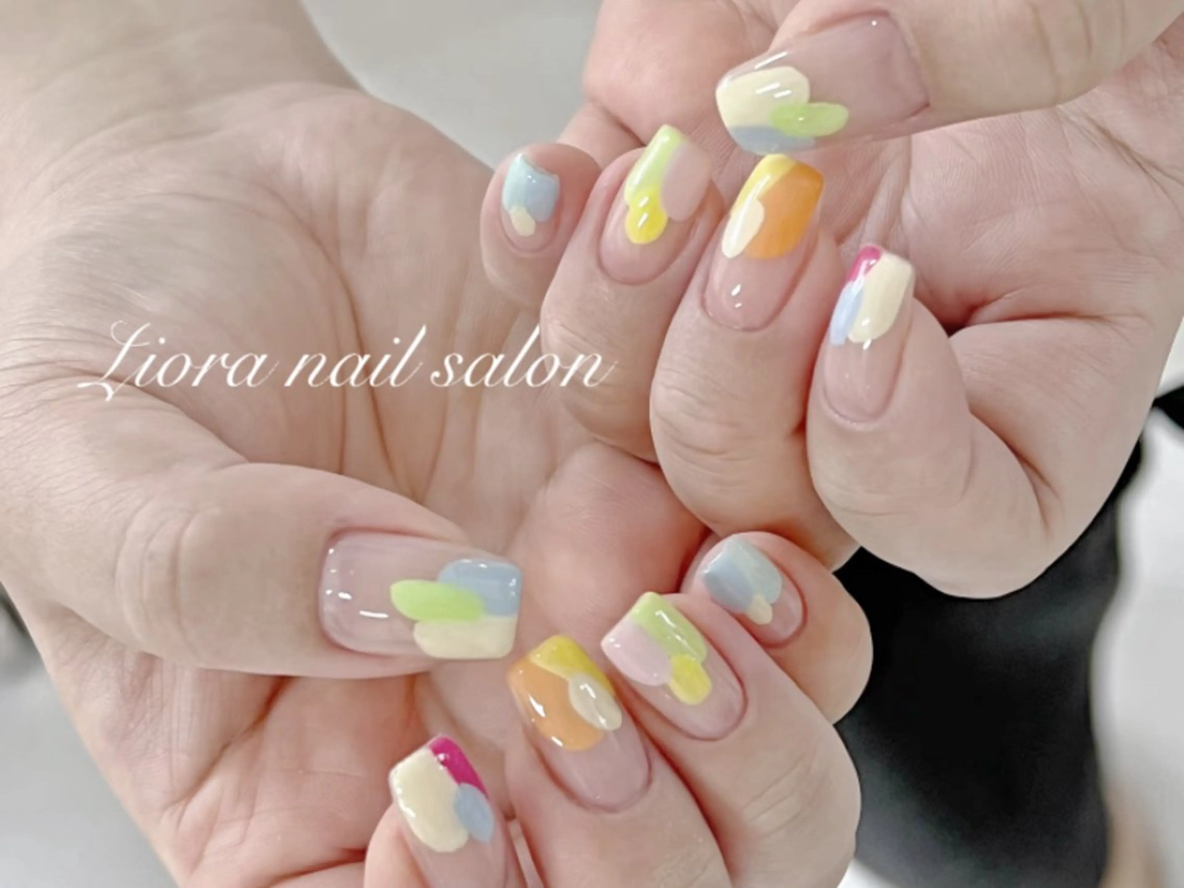 ネイル フレンチネイル ジェルネイル ガーリー グラデーション キラキラネイル ハンドネイル Liora nail 1のネイルデザイン