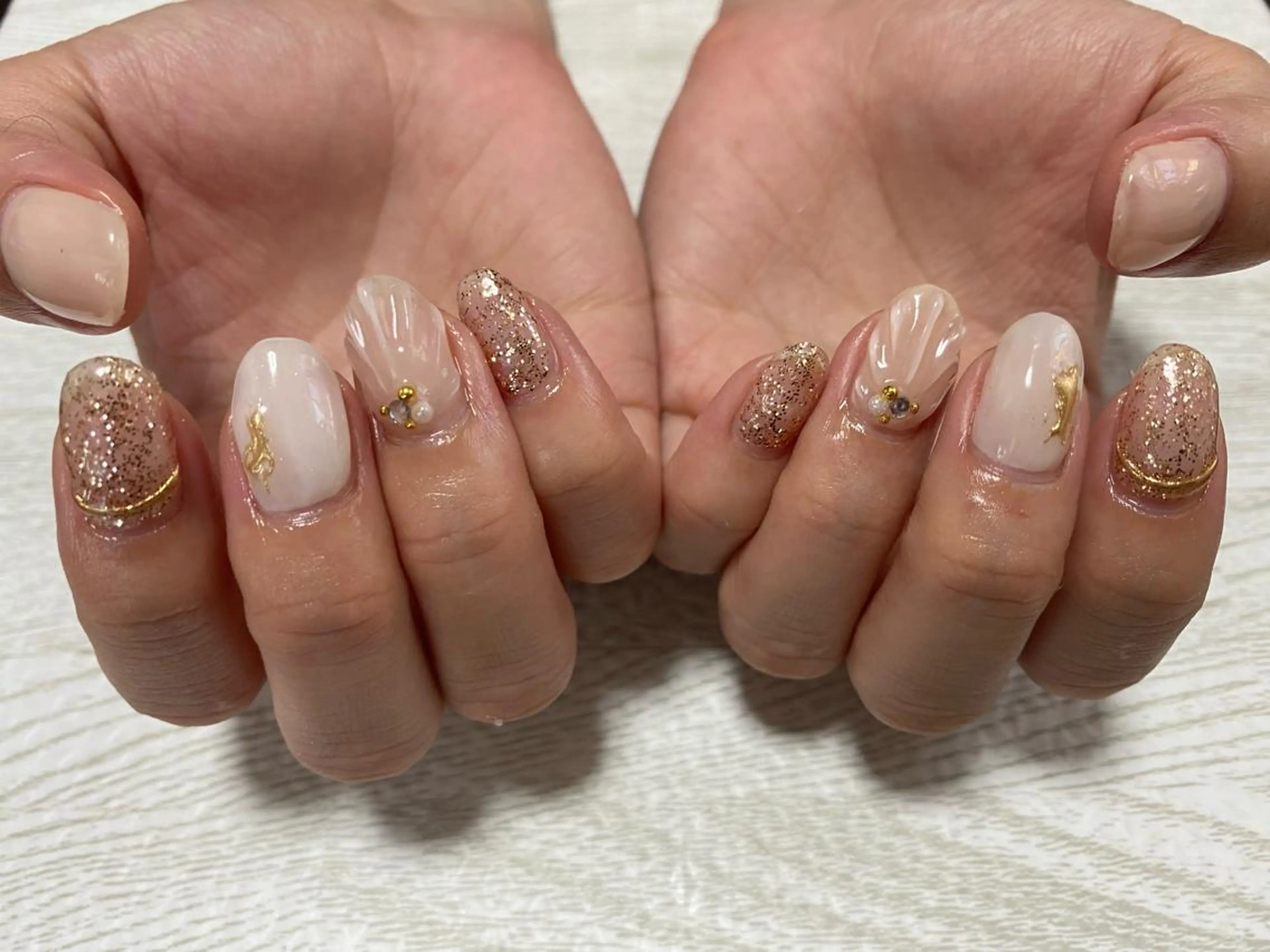 ネイル 夏ネイル ハンドネイル Ulu  Nail 🌱MOMOKAのネイルデザイン