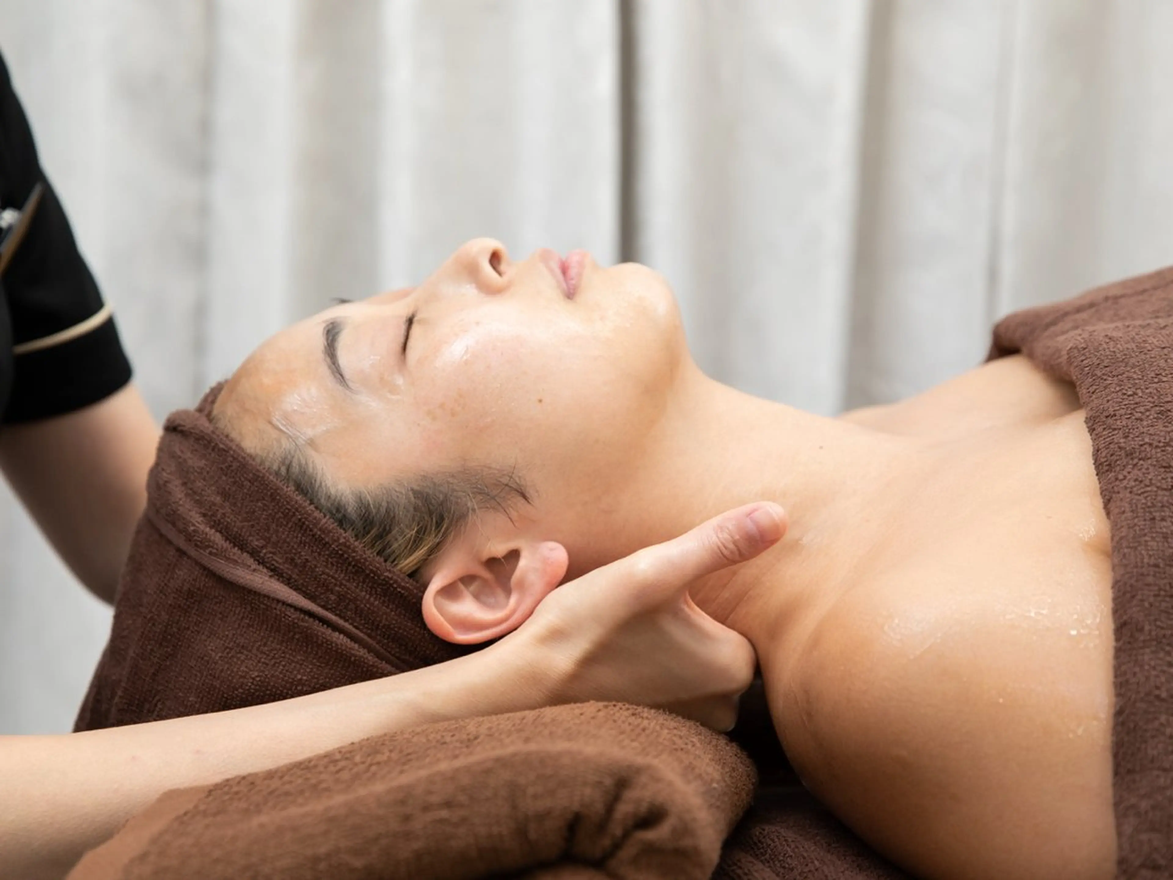 【ブライダル】和装ドレスに合わせたアレンジ小顔コルギ＋ボディエステ80分の写真