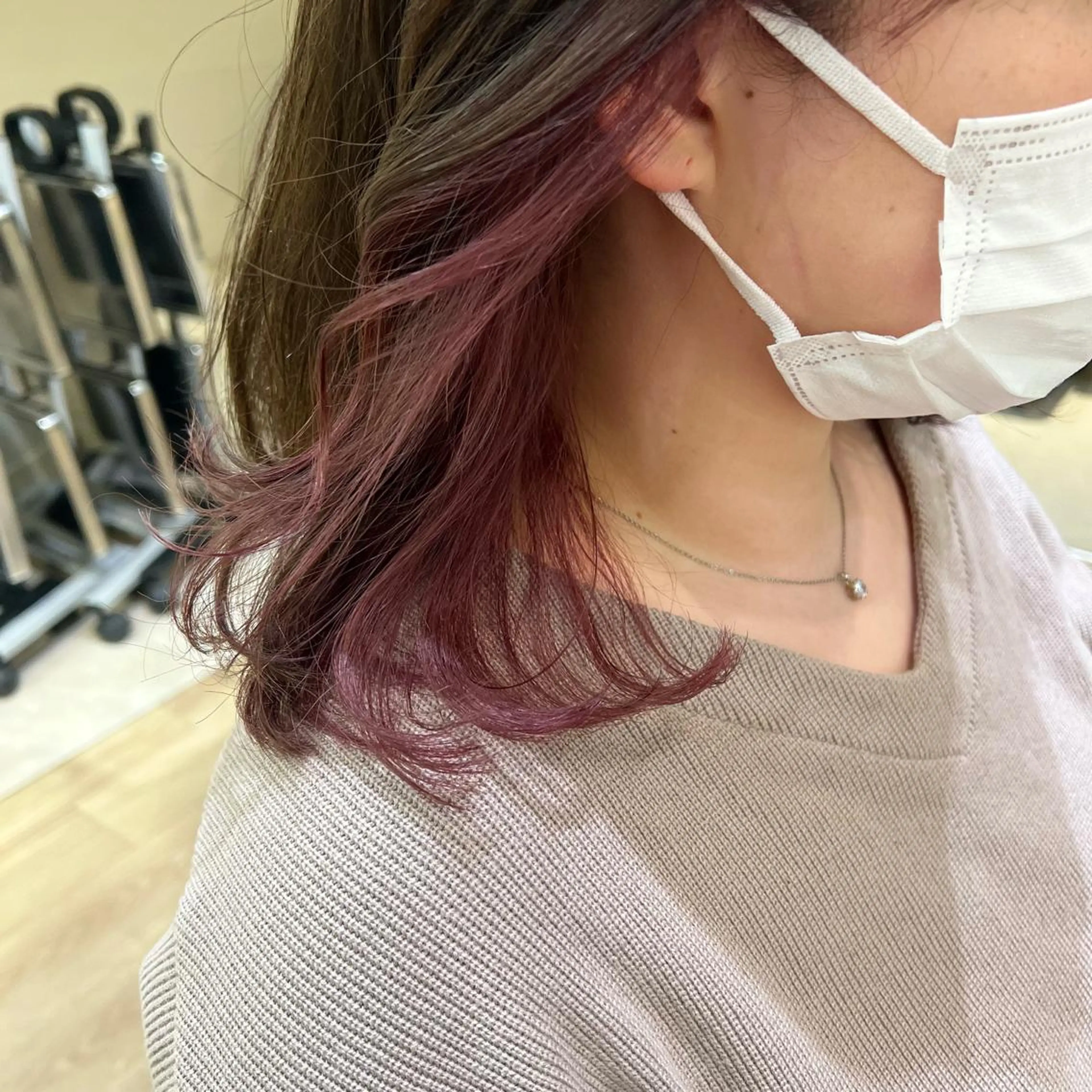 セミロング カラー ピンクカラー 似合わせ.ﾍｱｾｯﾄ 得意🌹井上美沙のヘアスタイル