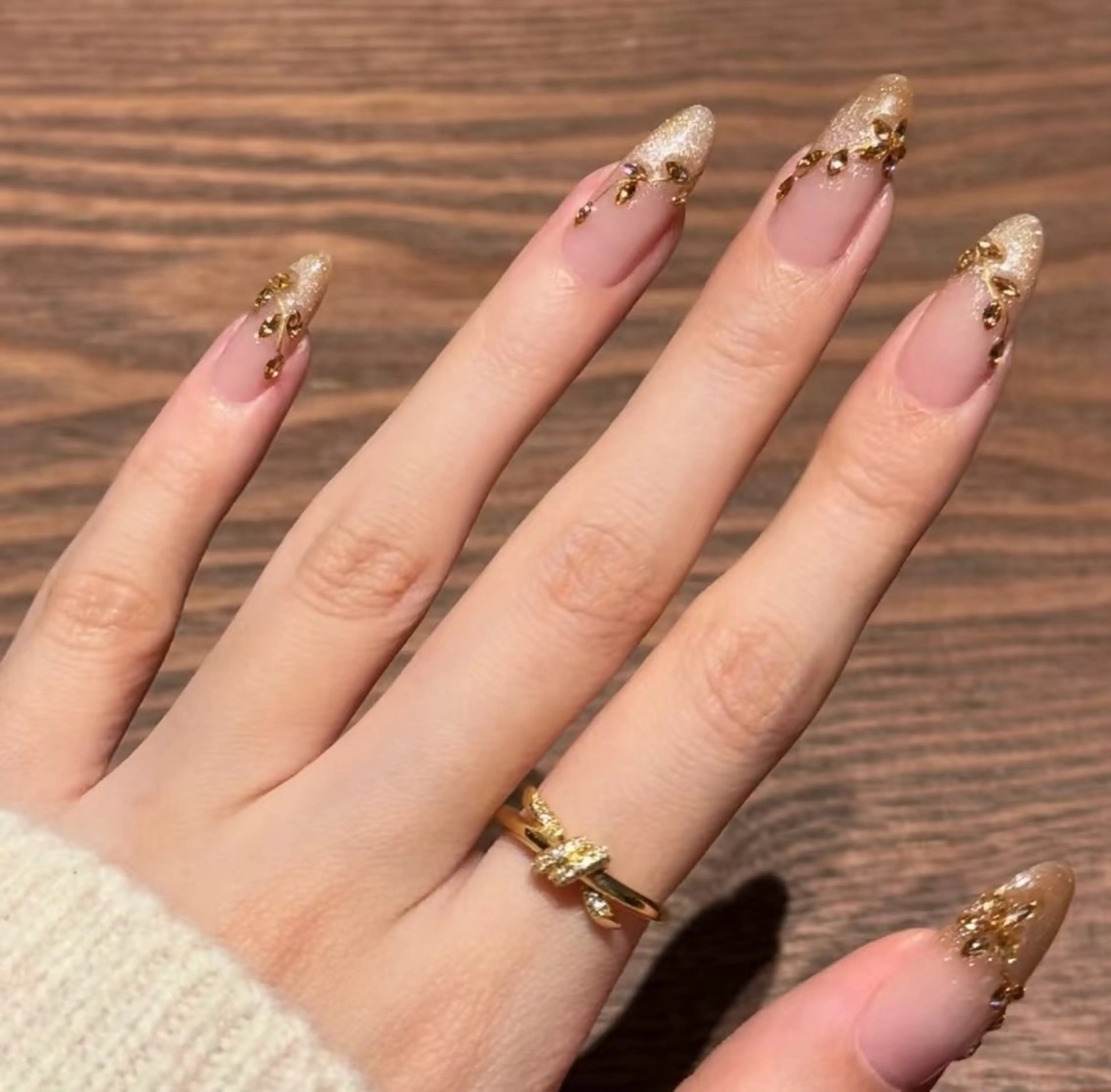 ネイル 高木 維麗絲のネイルデザイン