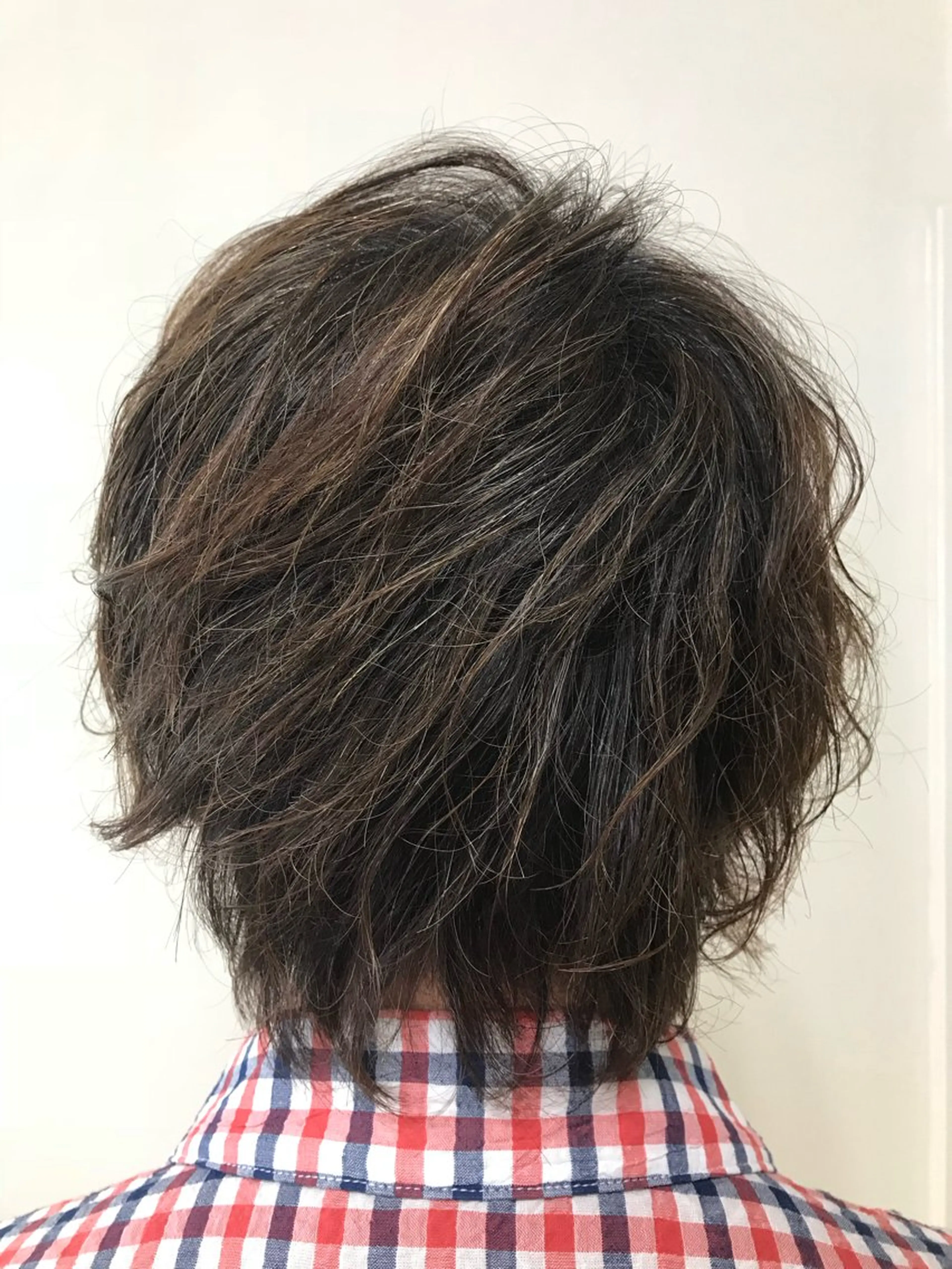 ショート カラー くせ毛 横田  尚登のヘアスタイル