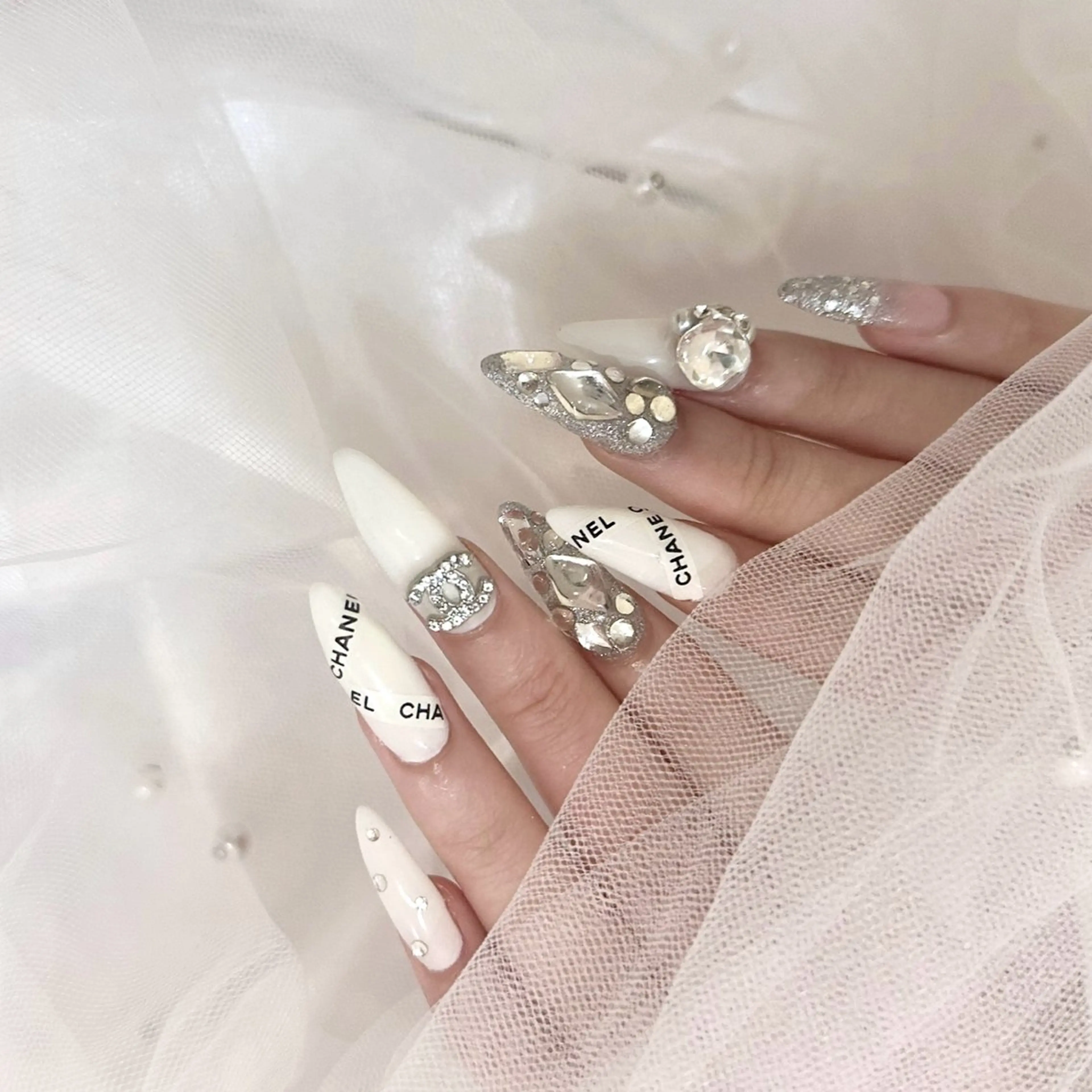 ネイル ハンドネイル SARA ♥のネイルデザイン