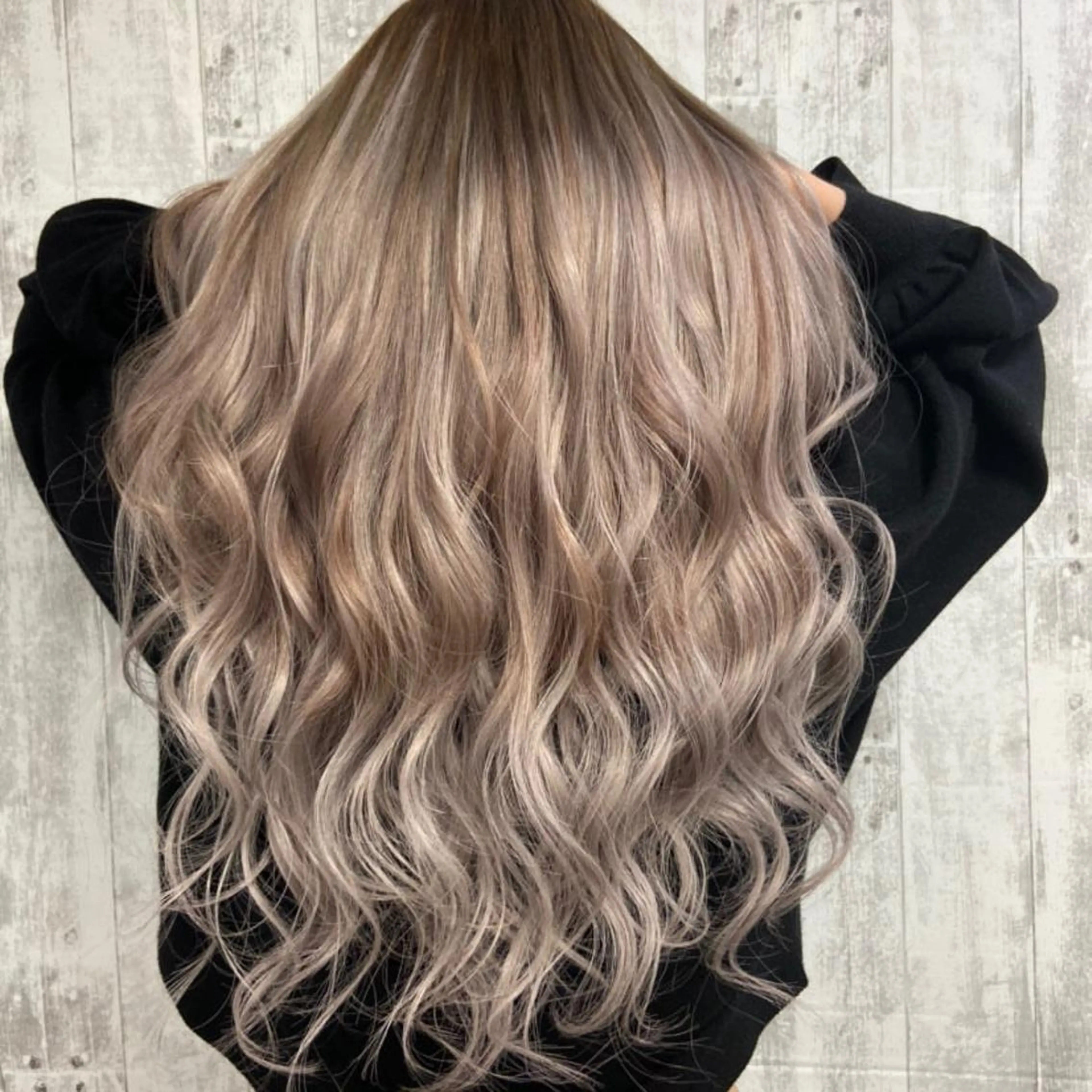 ロング ヘアカラー ムラ修正、複雑履歴 治すサロン🤍アミルのヘアスタイル