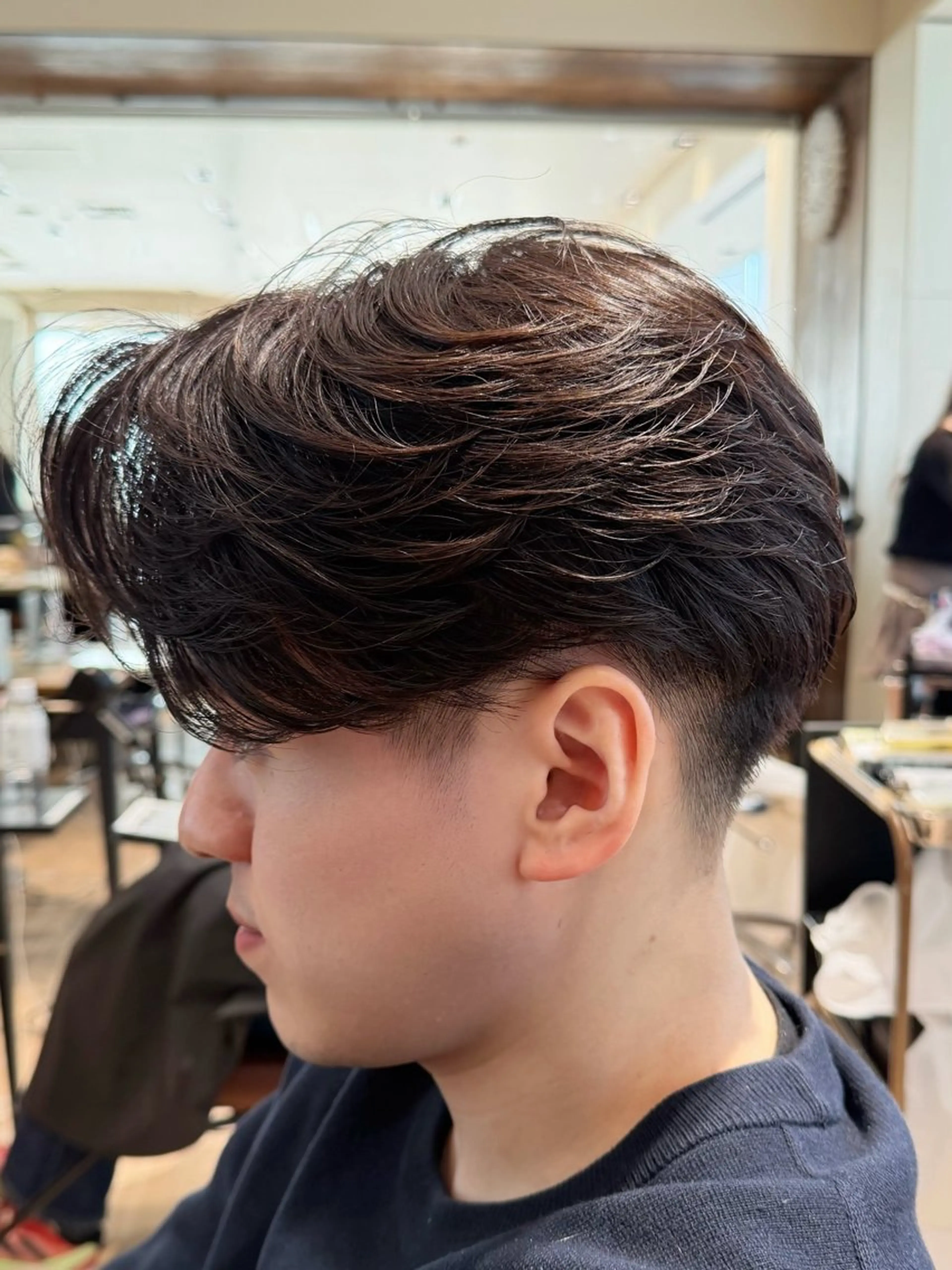 ミディアム パーマ メンズ ミディアムパーマ メンズパーマ 刈り上げ ニュアンスパーマ カット パーマ トリートメント ニュアンスパーマ/ フェザーパーマ/平木のヘアスタイル