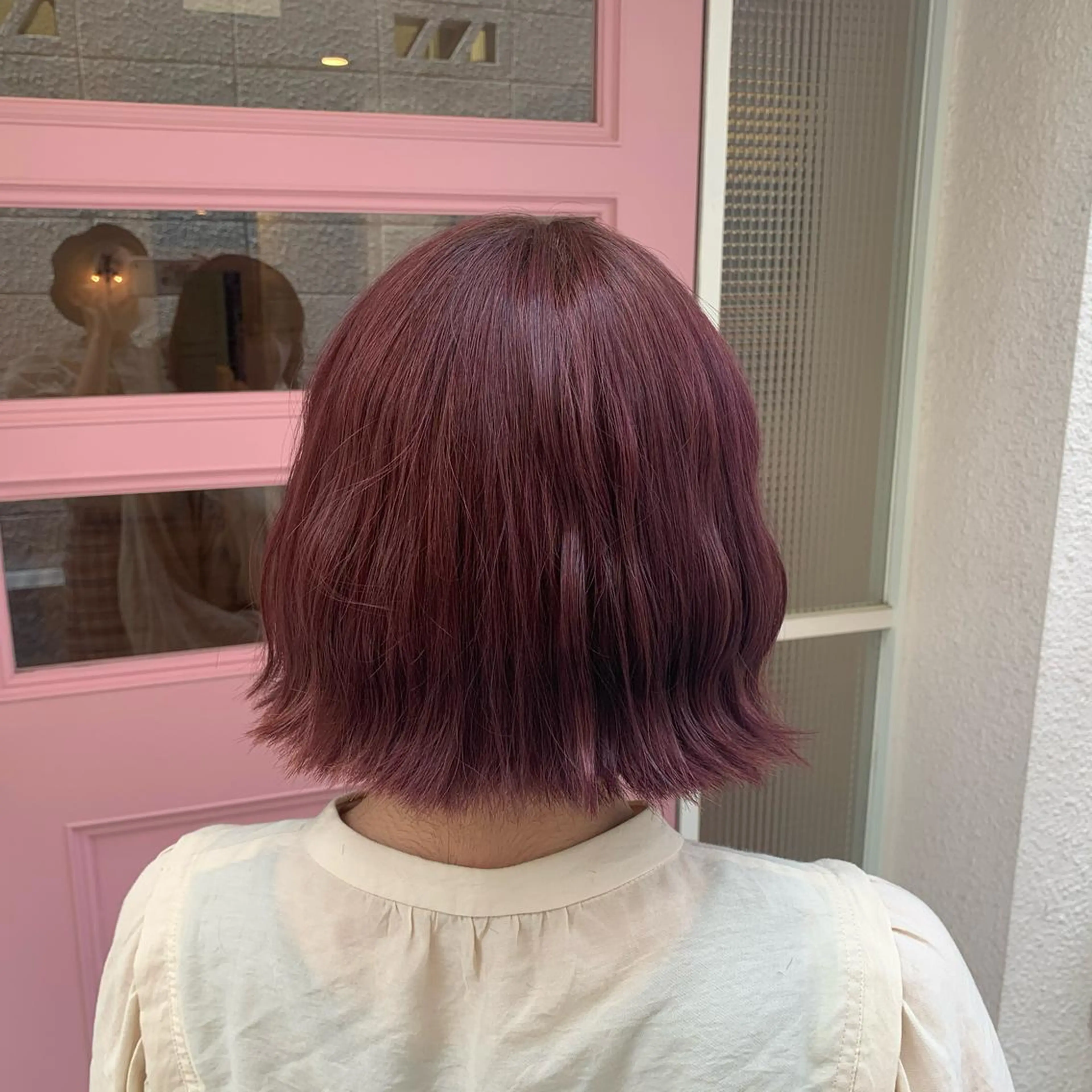 ショート カラー ブリーチ ピンクカラー カット ヘアカラー regalo Acari🍎のヘアスタイル