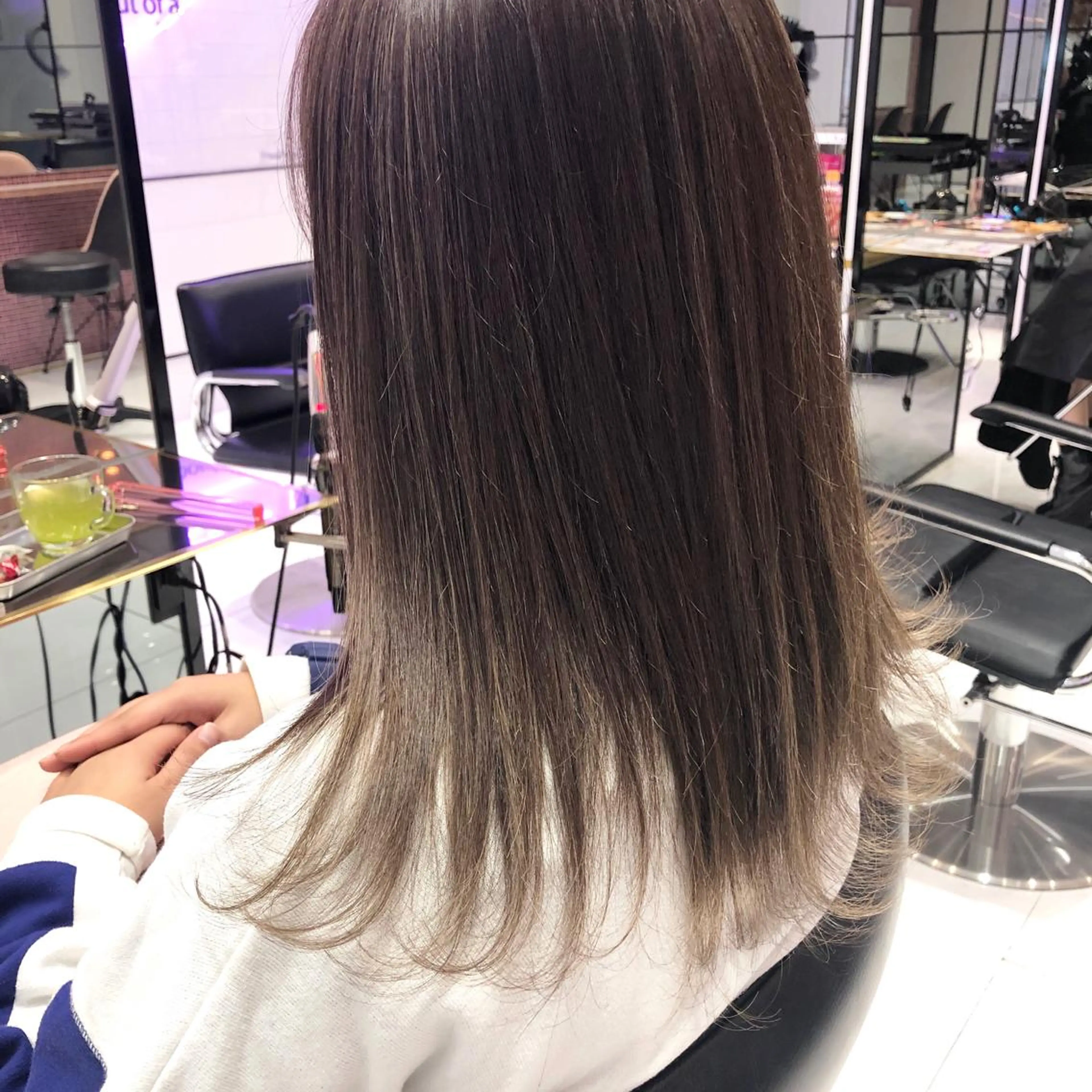 ロング カラー グレージュ ハイライトカラー ハイライト keen吉祥寺所属・相川 愛実のヘアスタイル