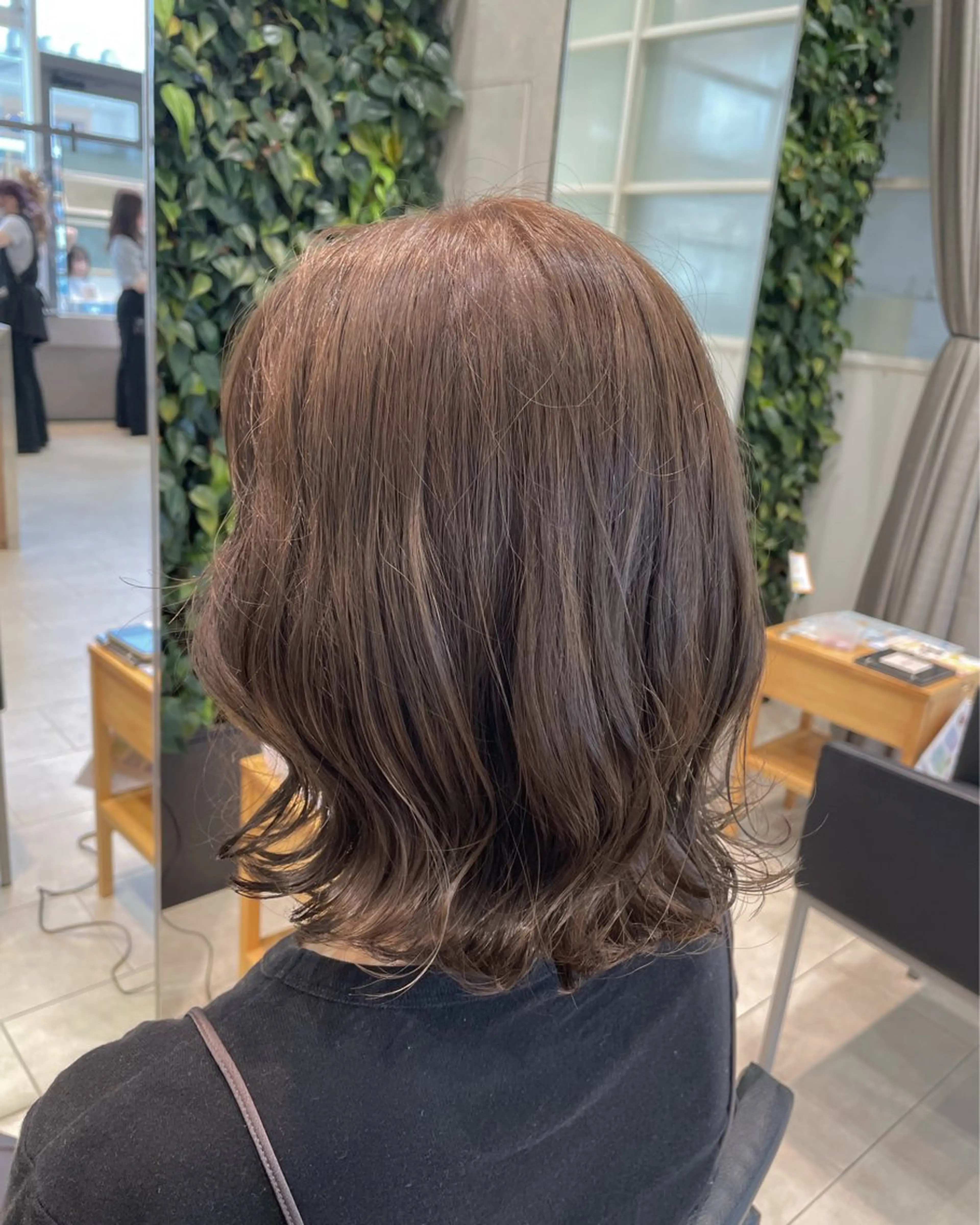 ミディアム カット ヘアカラー 🩰Lolonois 森ノ宮Aiko🎀のヘアスタイル