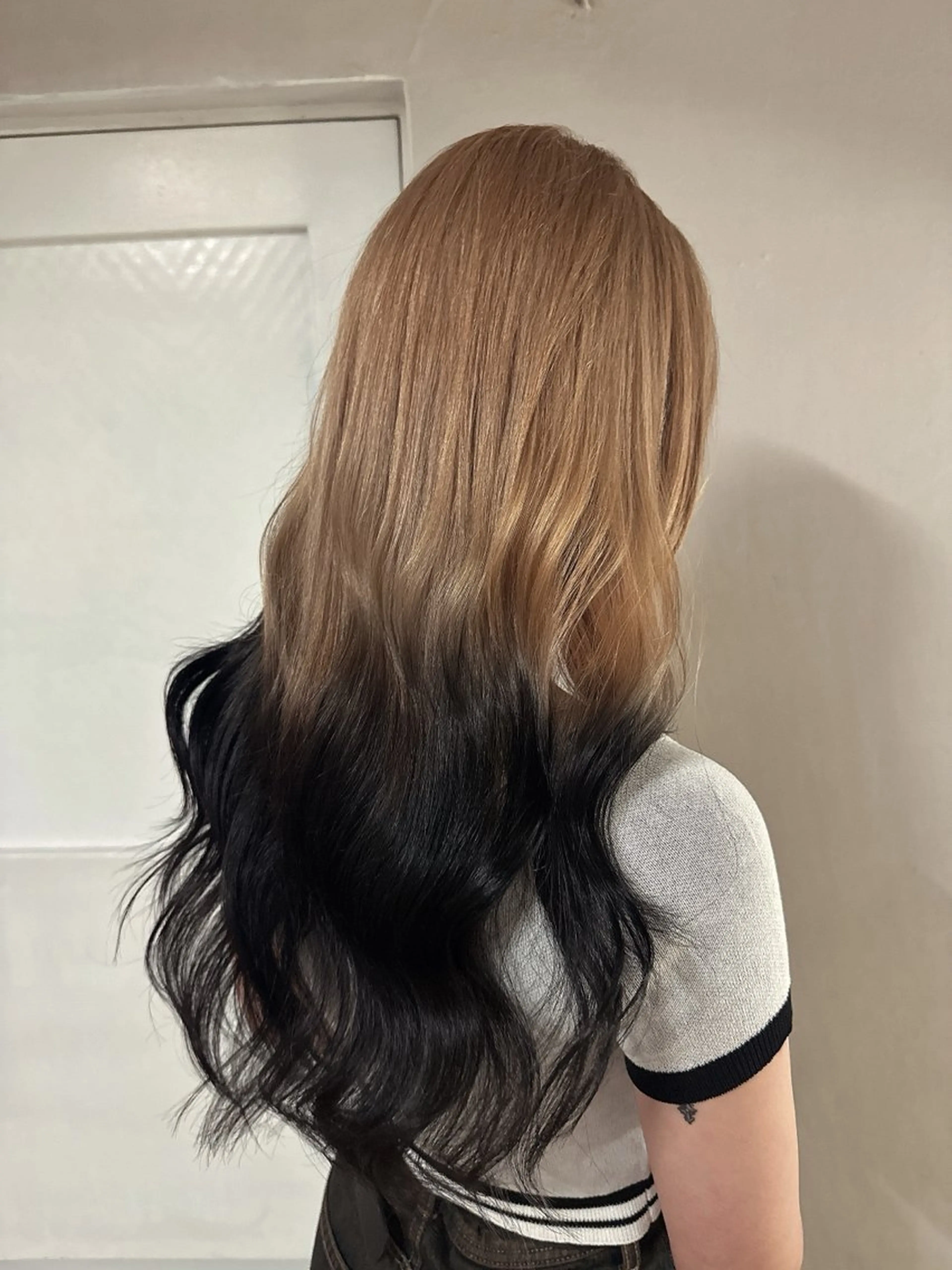 ロング ヘアカラー ili kousukeのヘアスタイル