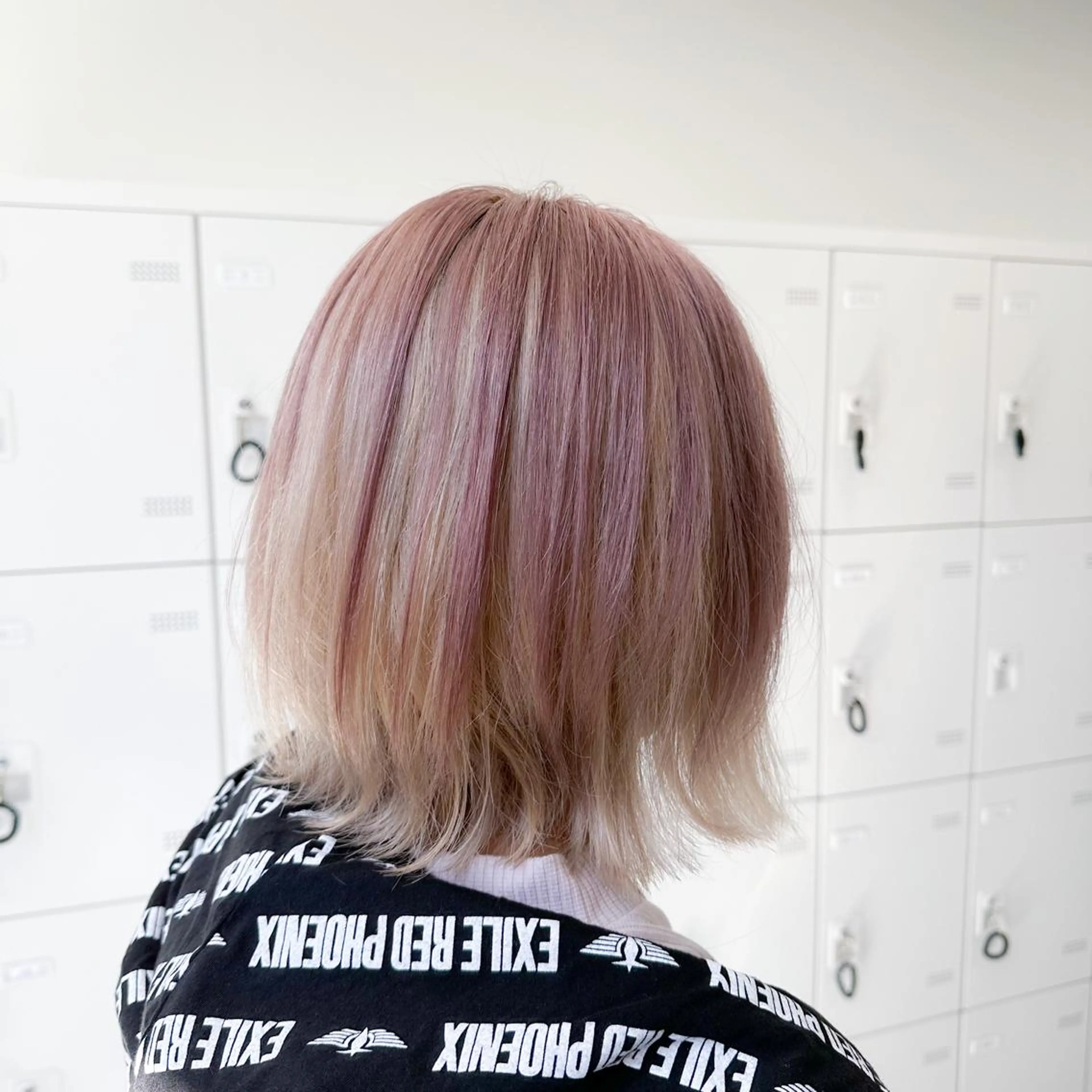 ミディアム カラー パーマ ヘアアレンジ メンズ キッズ ネイル マツエク・マツパ アイブロウ reco所属・ウルフ&レイヤー特化 まとまる美髪矯正のヘアスタイル