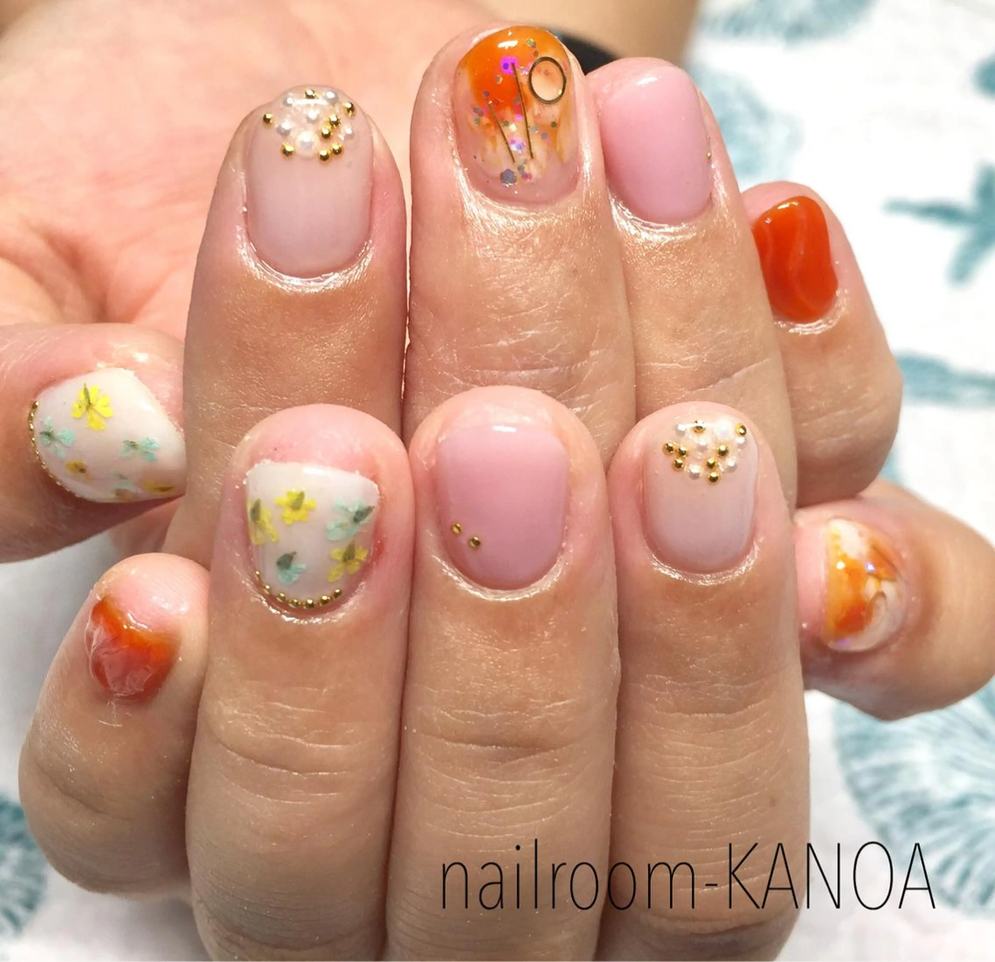 ショート ネイル ニュアンスネイル nailroom- KANOAのネイルデザイン