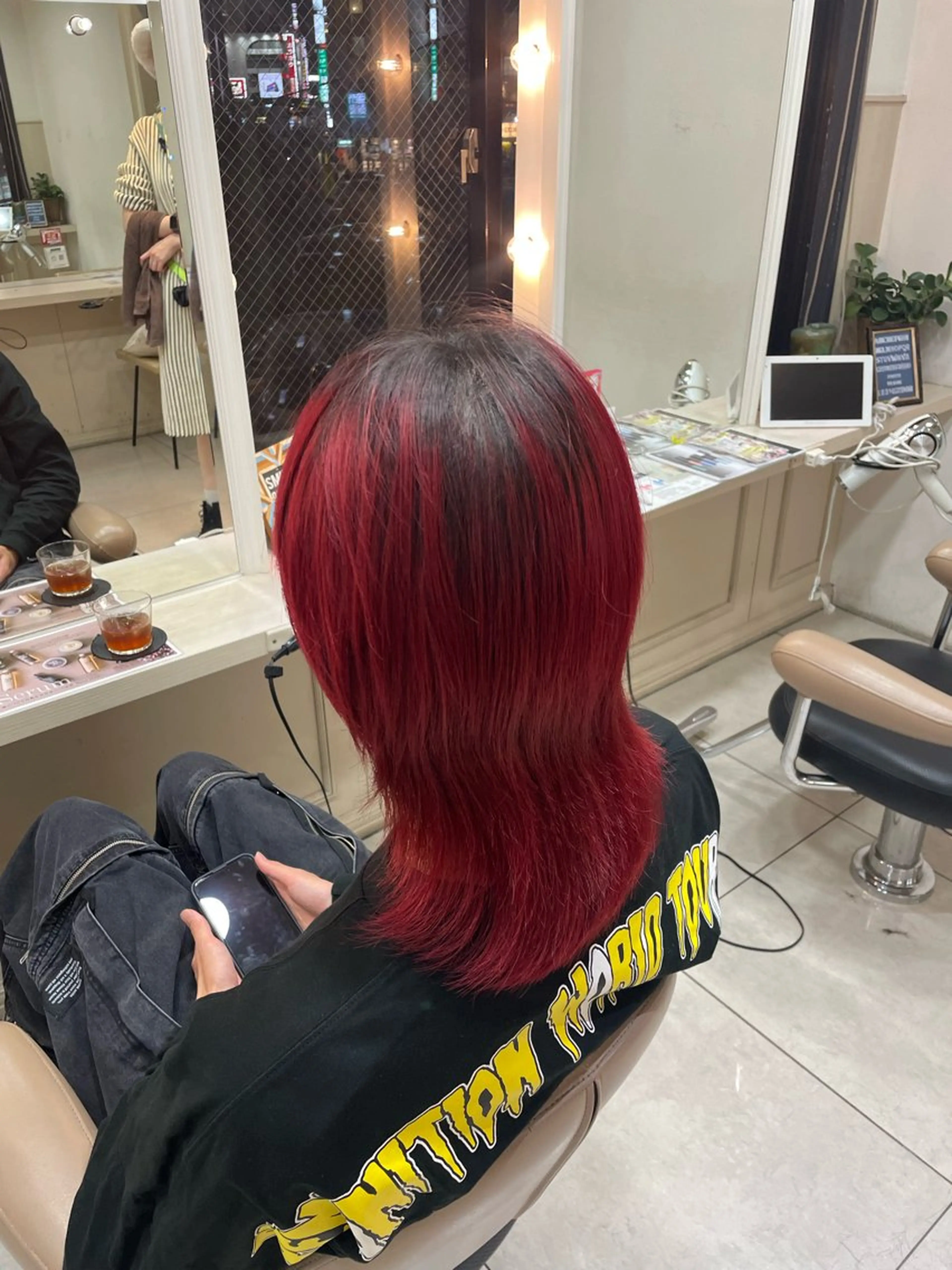 カラー メンズ レッドカラー ヘアカラー 横浜パーマ🌐 暖色カラー🍒もえかのヘアスタイル