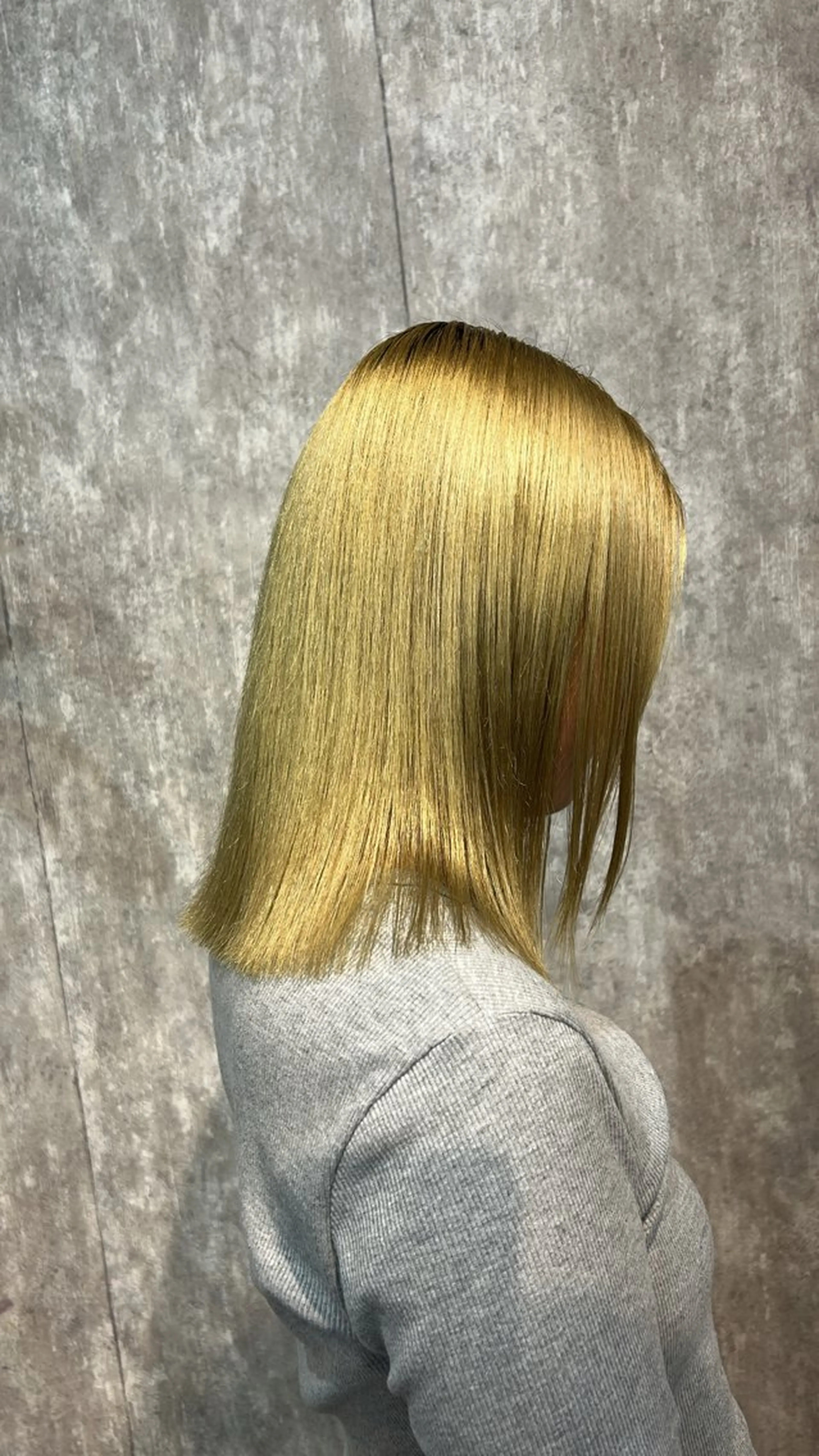 セミロング カラー ハイトーンカラー TIDEHAIR SHOBUのヘアスタイル