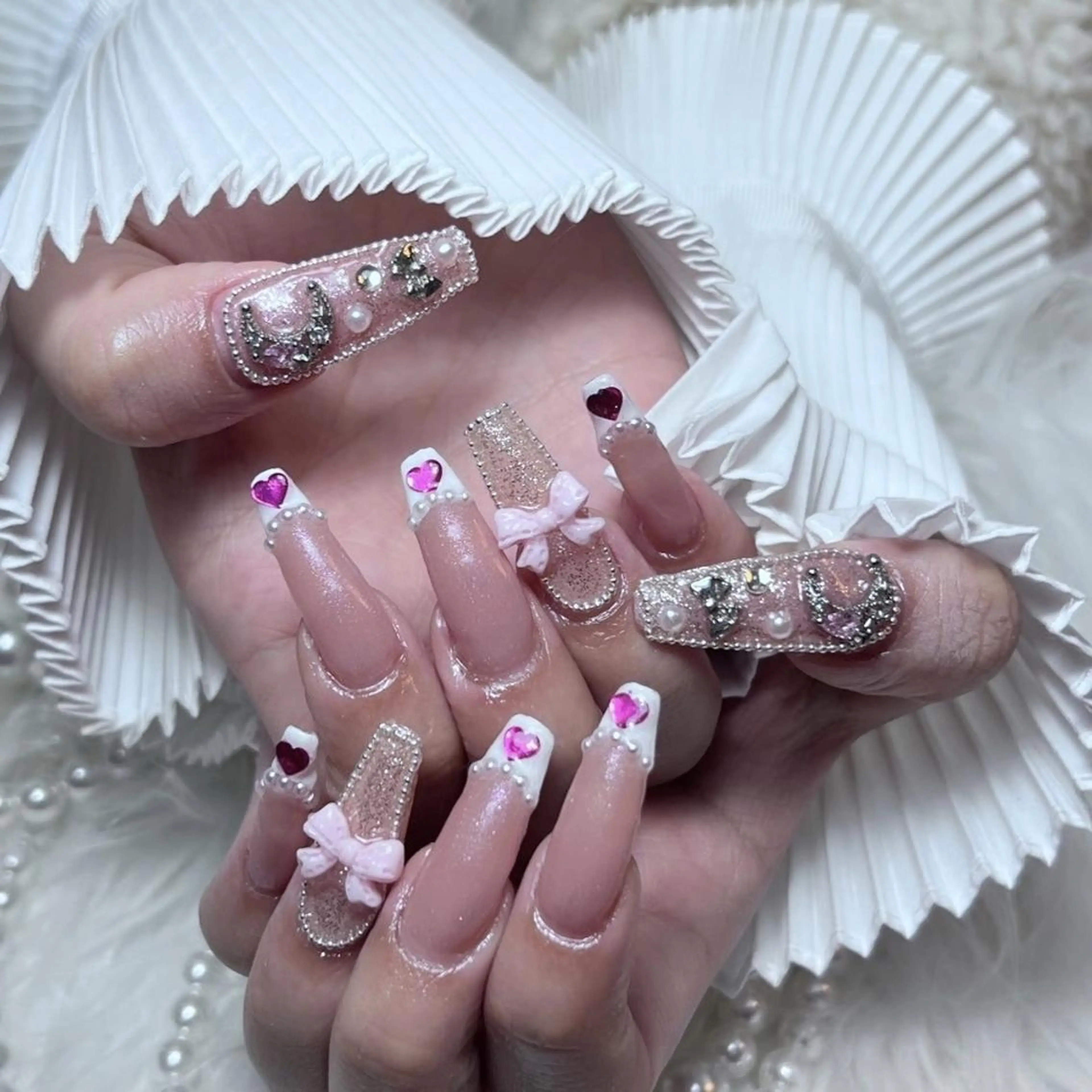 ネイル RAFFINE 月🦋🩵のネイルデザイン