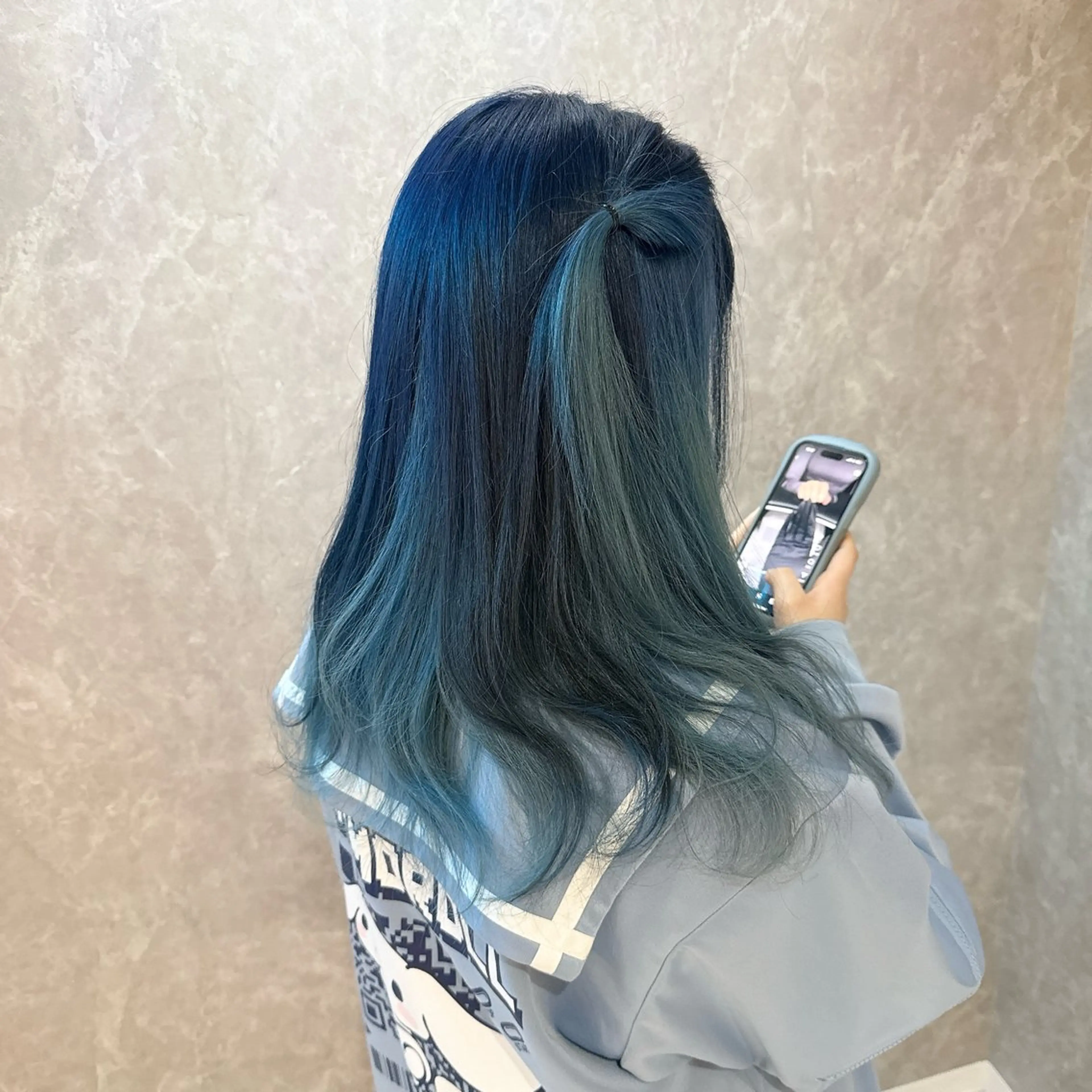 ロング カラー バレイヤージュ ブリーチ ブルーカラー ケアブリーチ ダブルカラー ヘアカラー トリートメント デザインカラー 髪質改善Lilithのその他イメージ